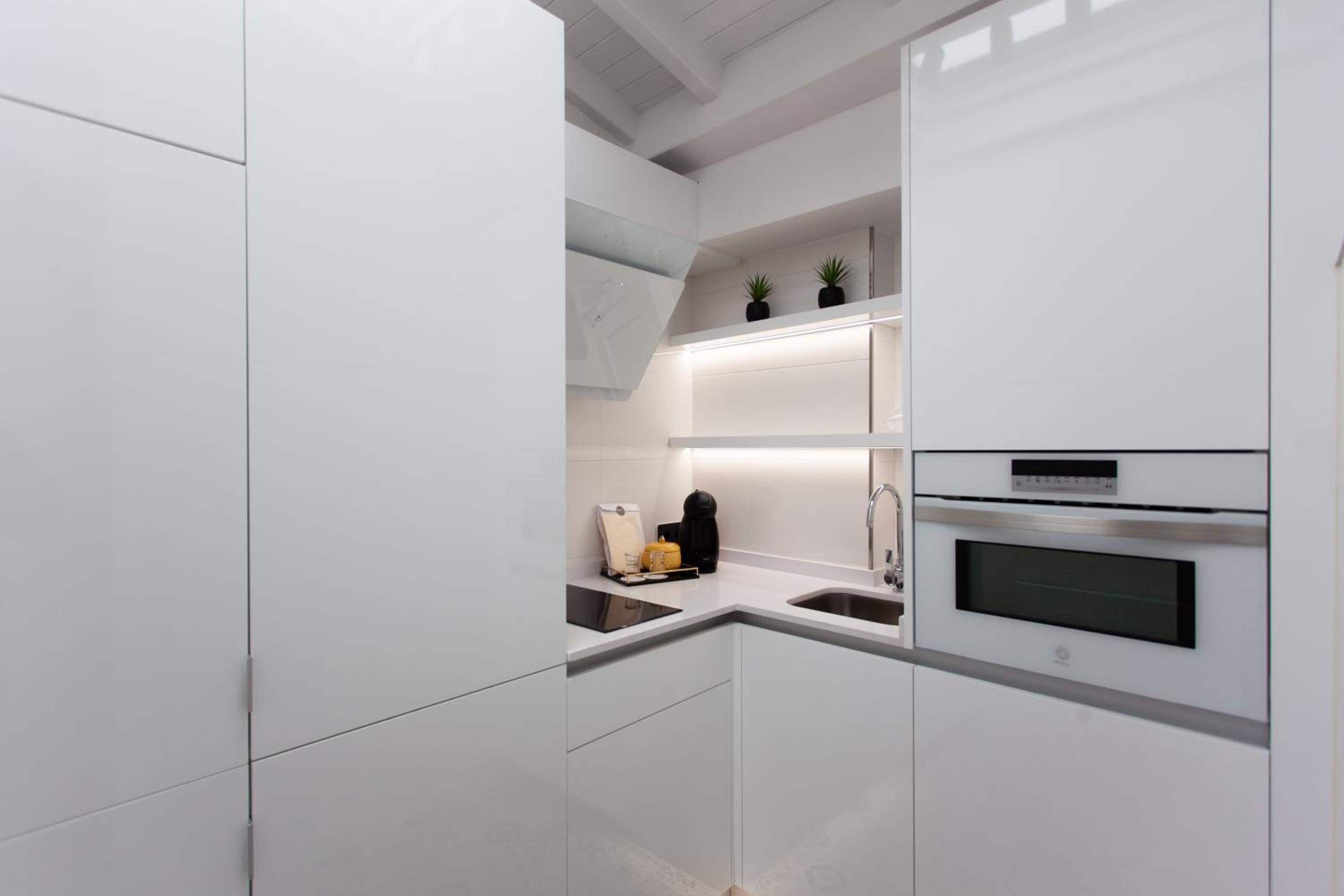 One-Bedroom Apartment photo 2