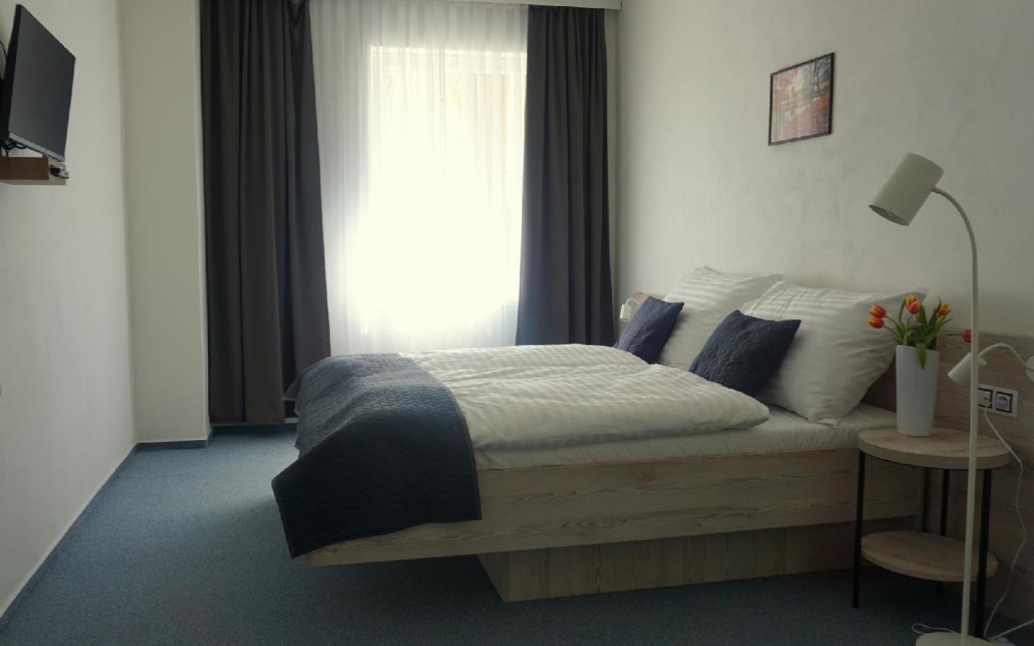 Double Room - Photo 5