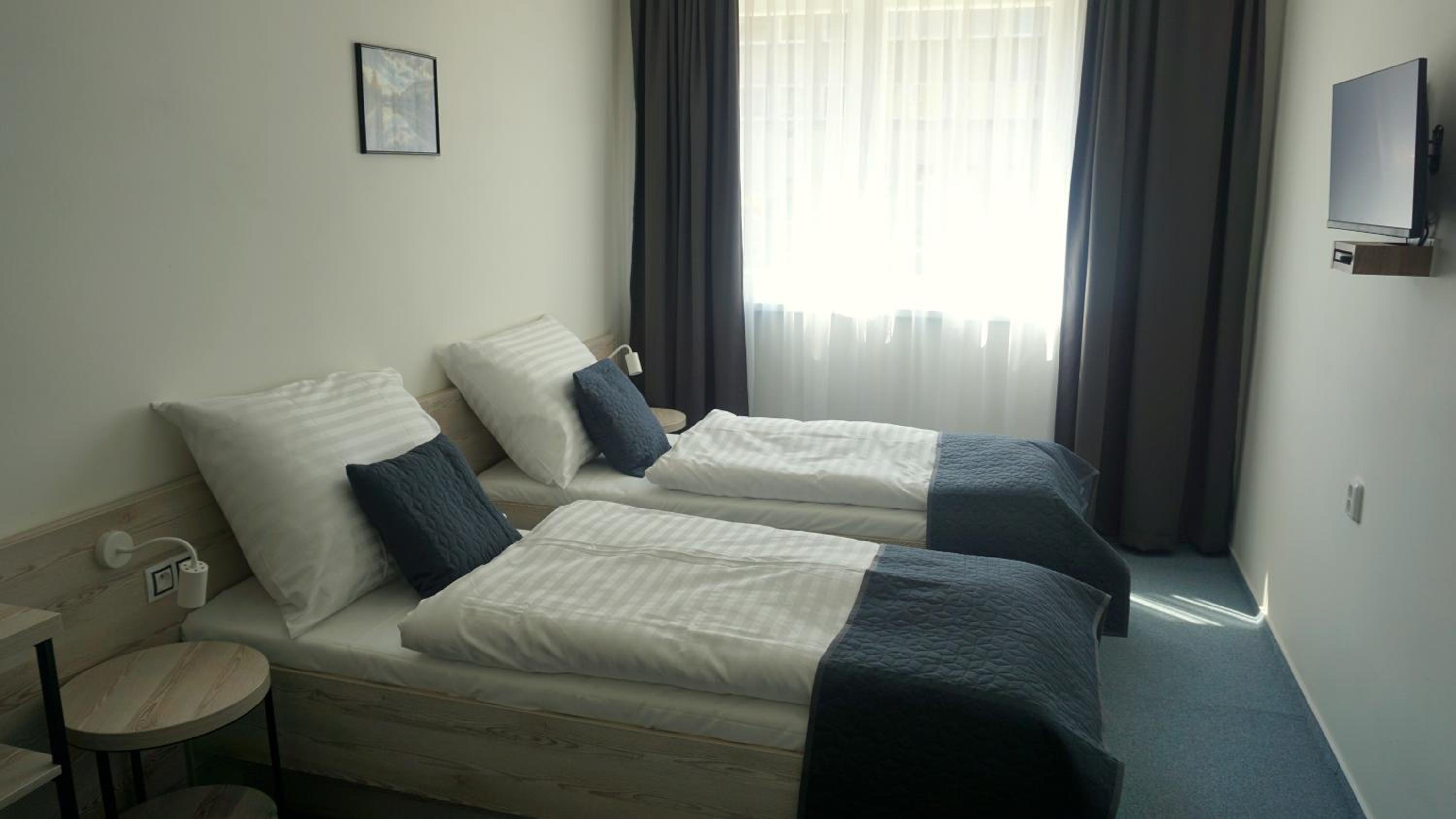 Twin Room - Photo 1