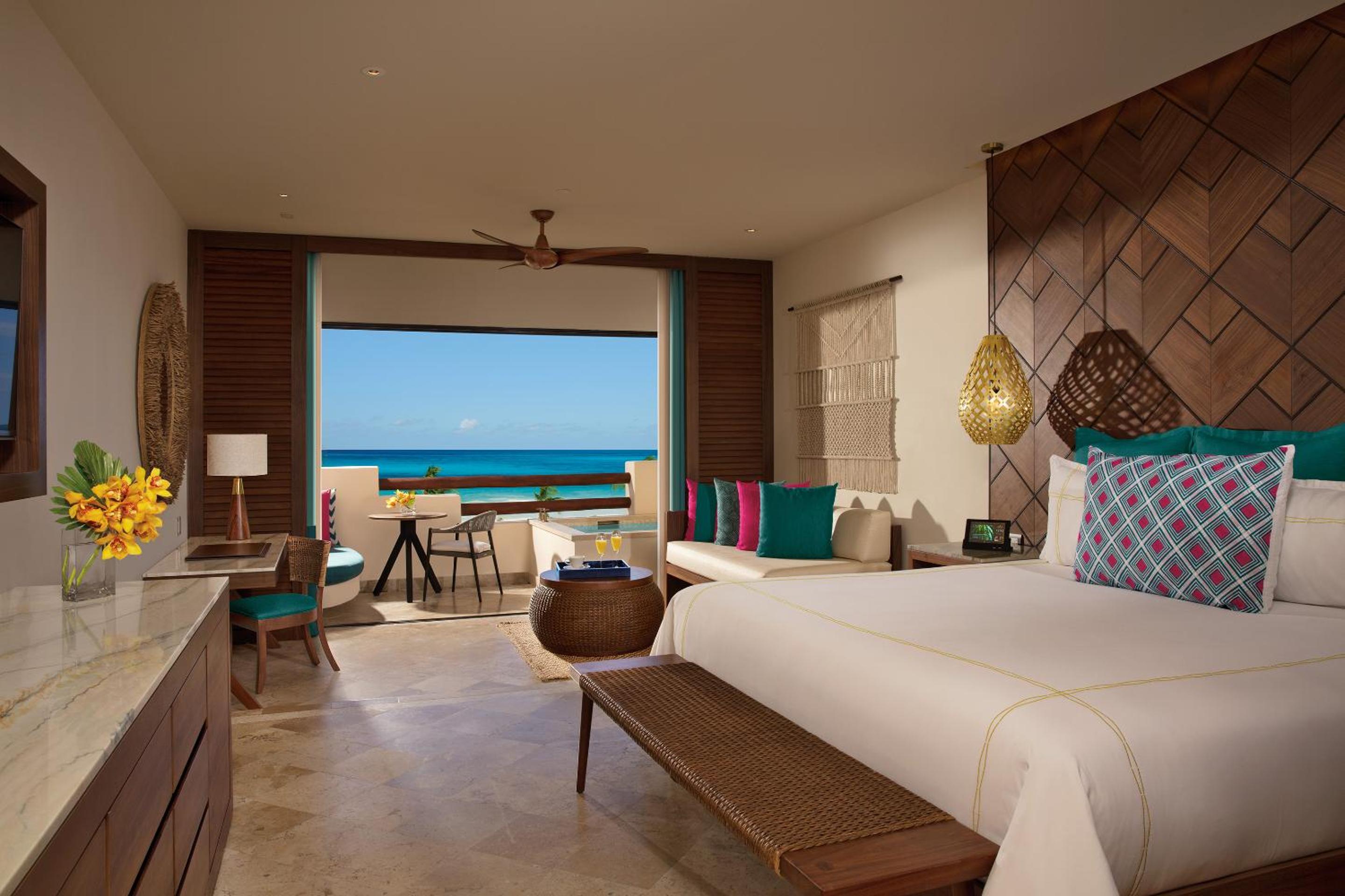 Preferred Club Junior Suite Ocean Front