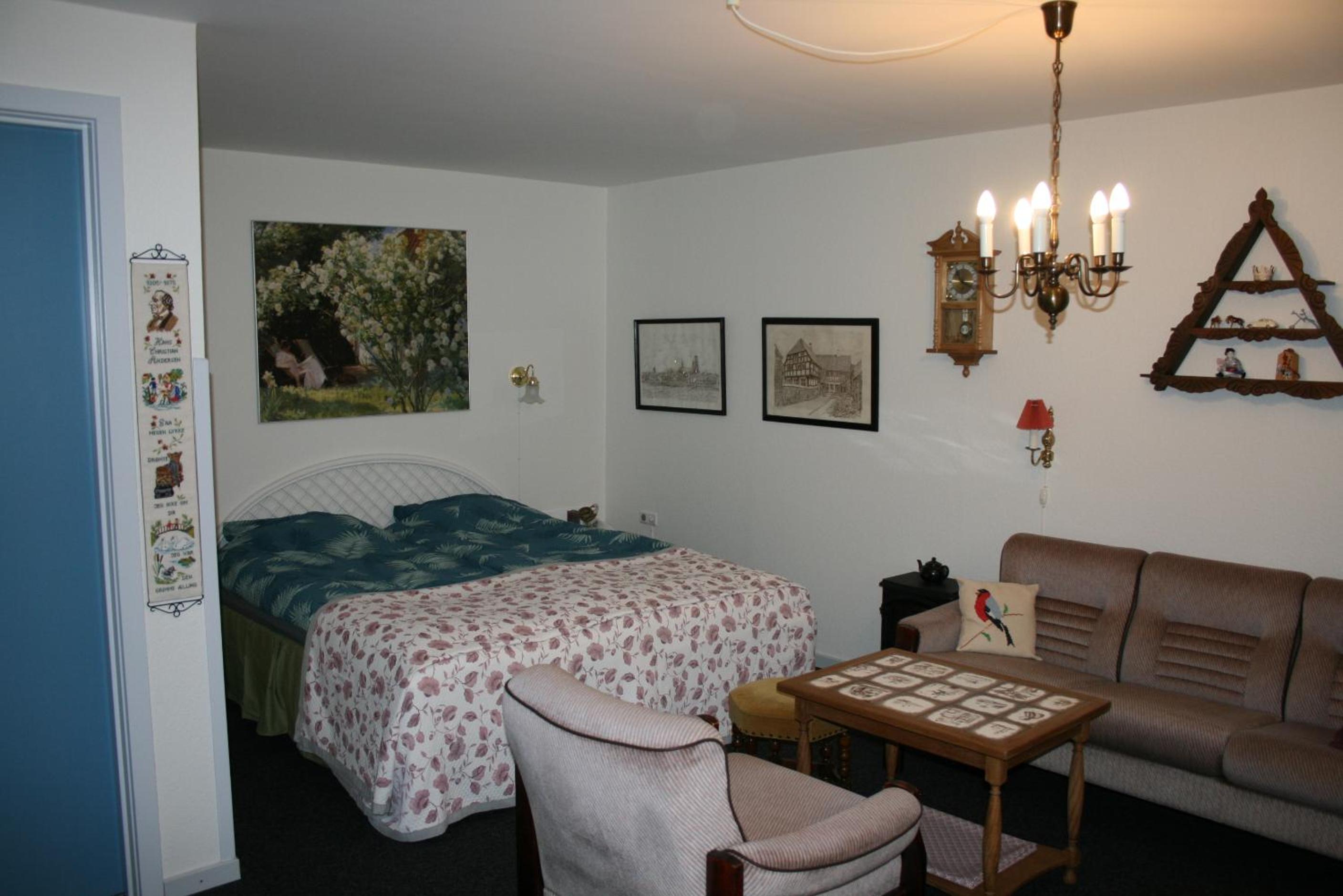 Studio Apartment photo 1