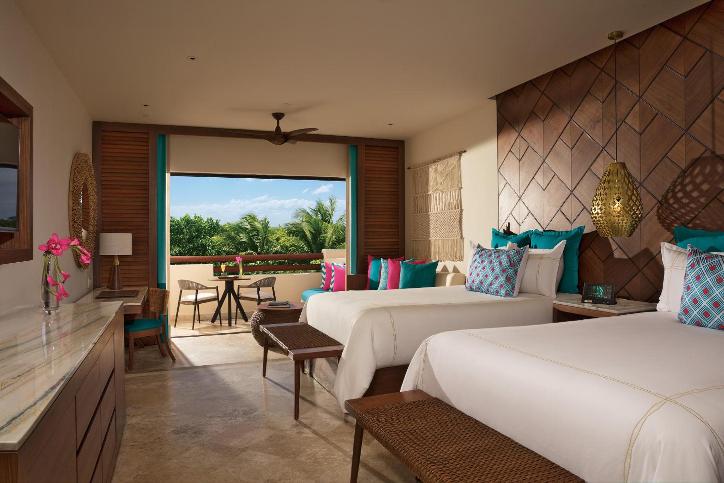 Junior Suite Tropical View Double thumbnail 5