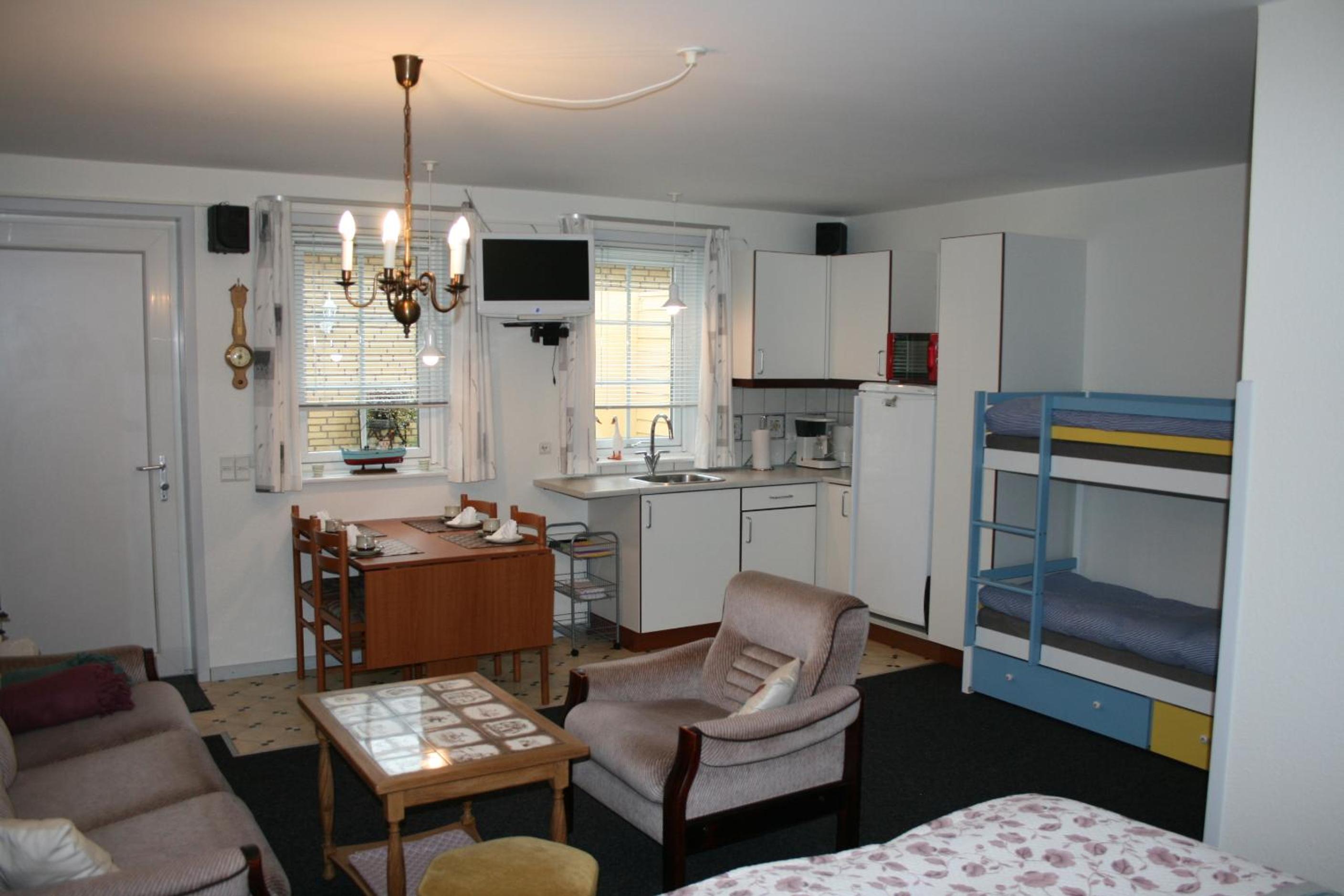 Studio Apartment photo 2