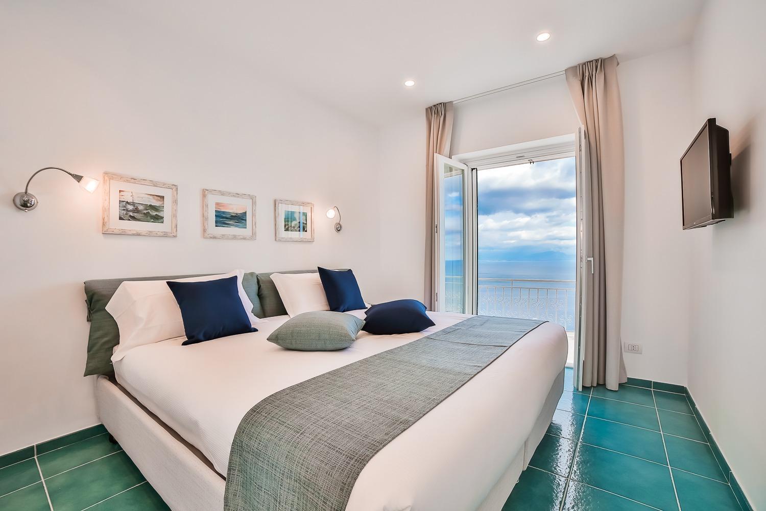 Suite with Sea View - Photo 4