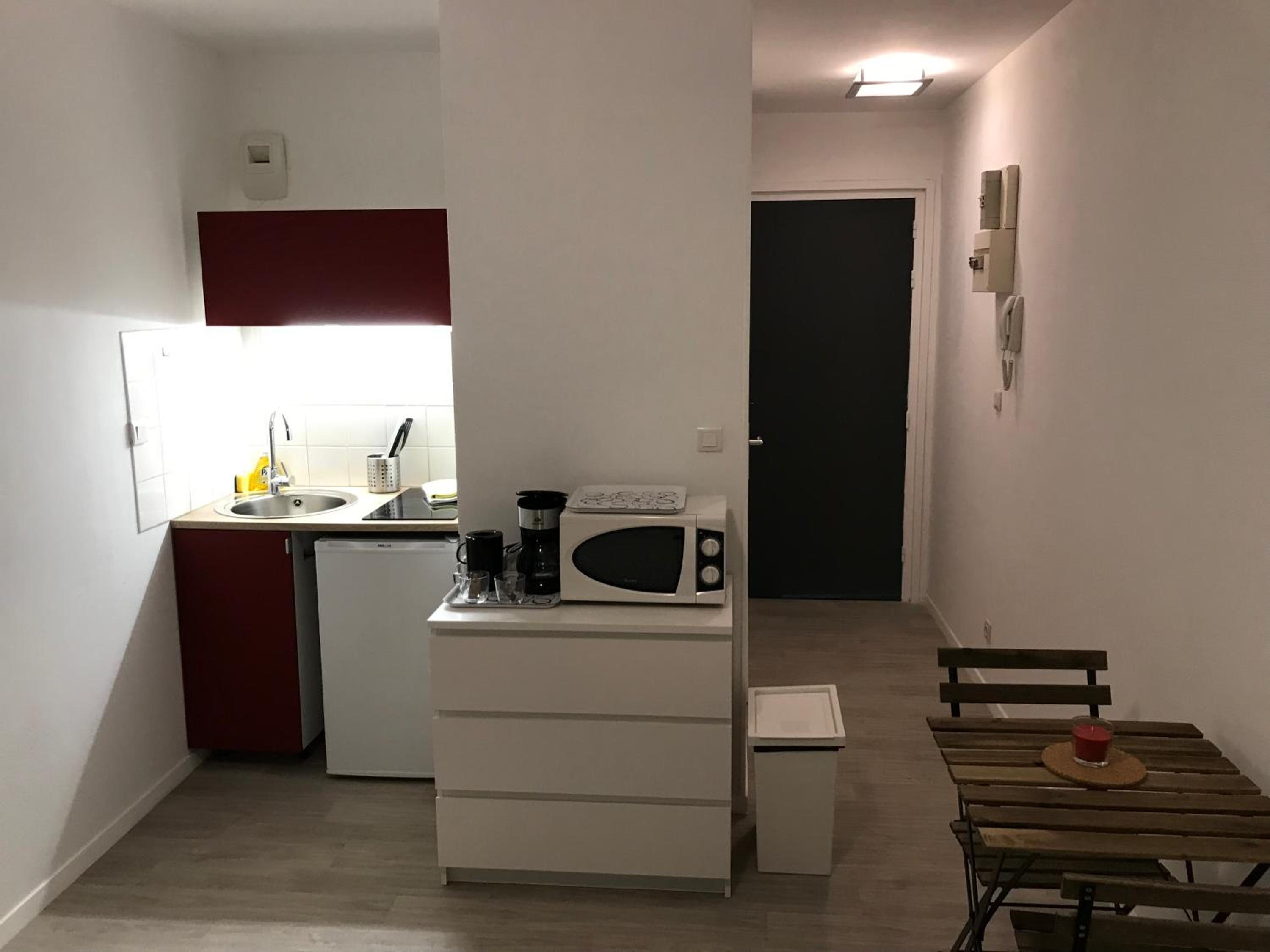 Studio Apartment photo 2