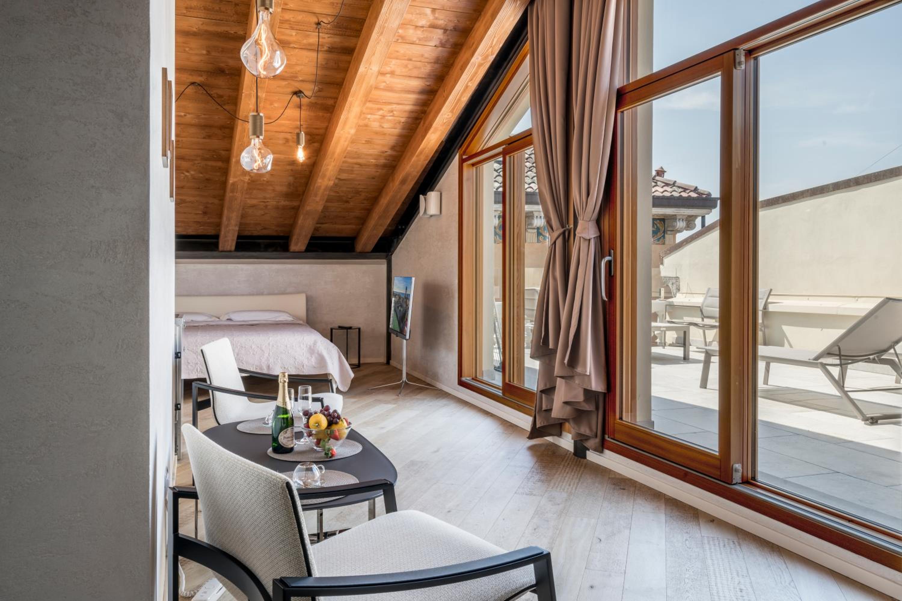 Suite with Spa Bath