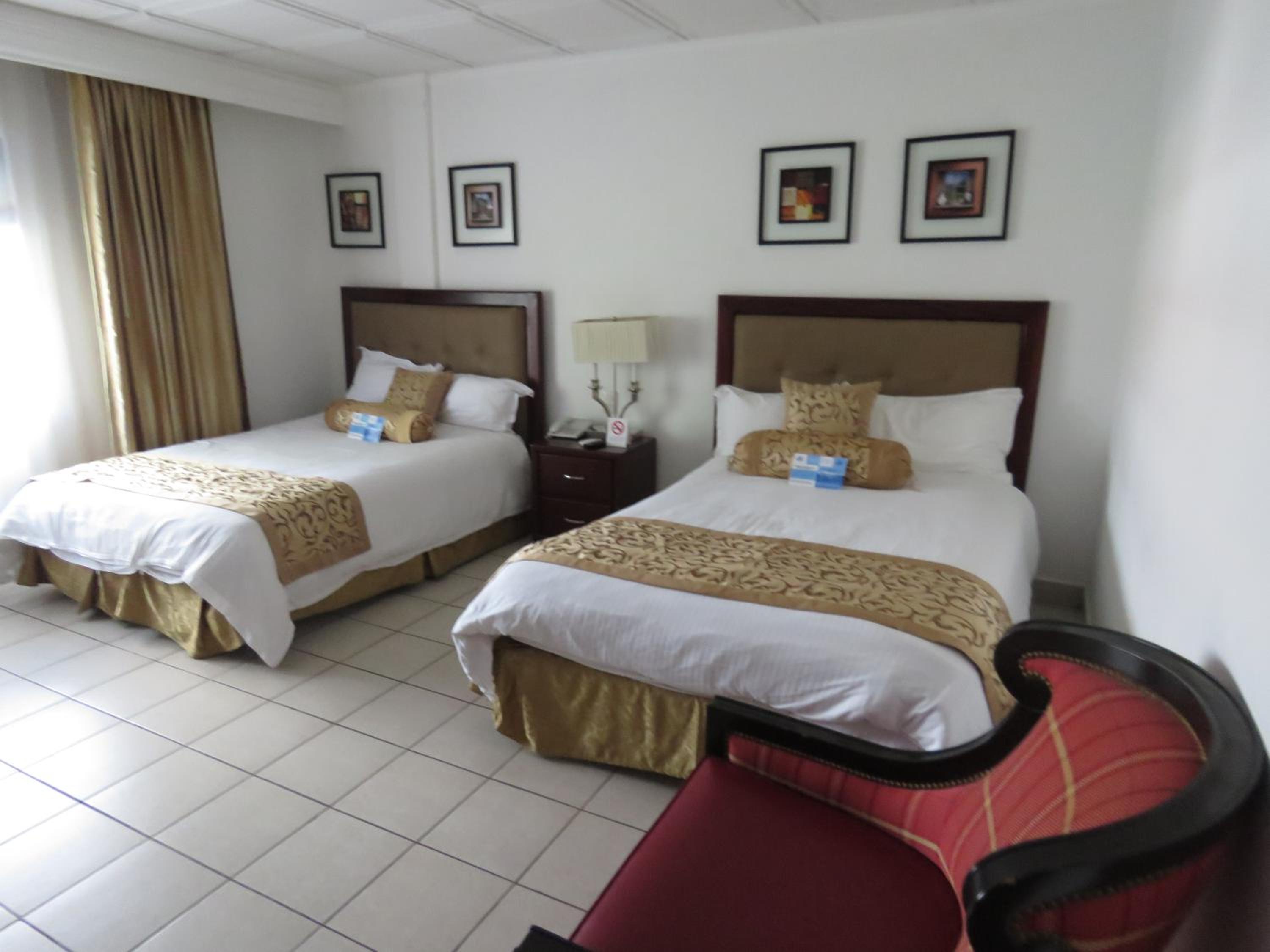 Double Room with Two Double Beds photo 3