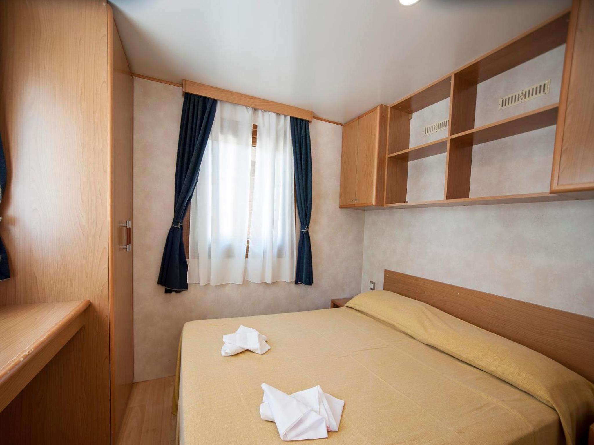 Two-Bedroom Standard Mobile Home photo 1