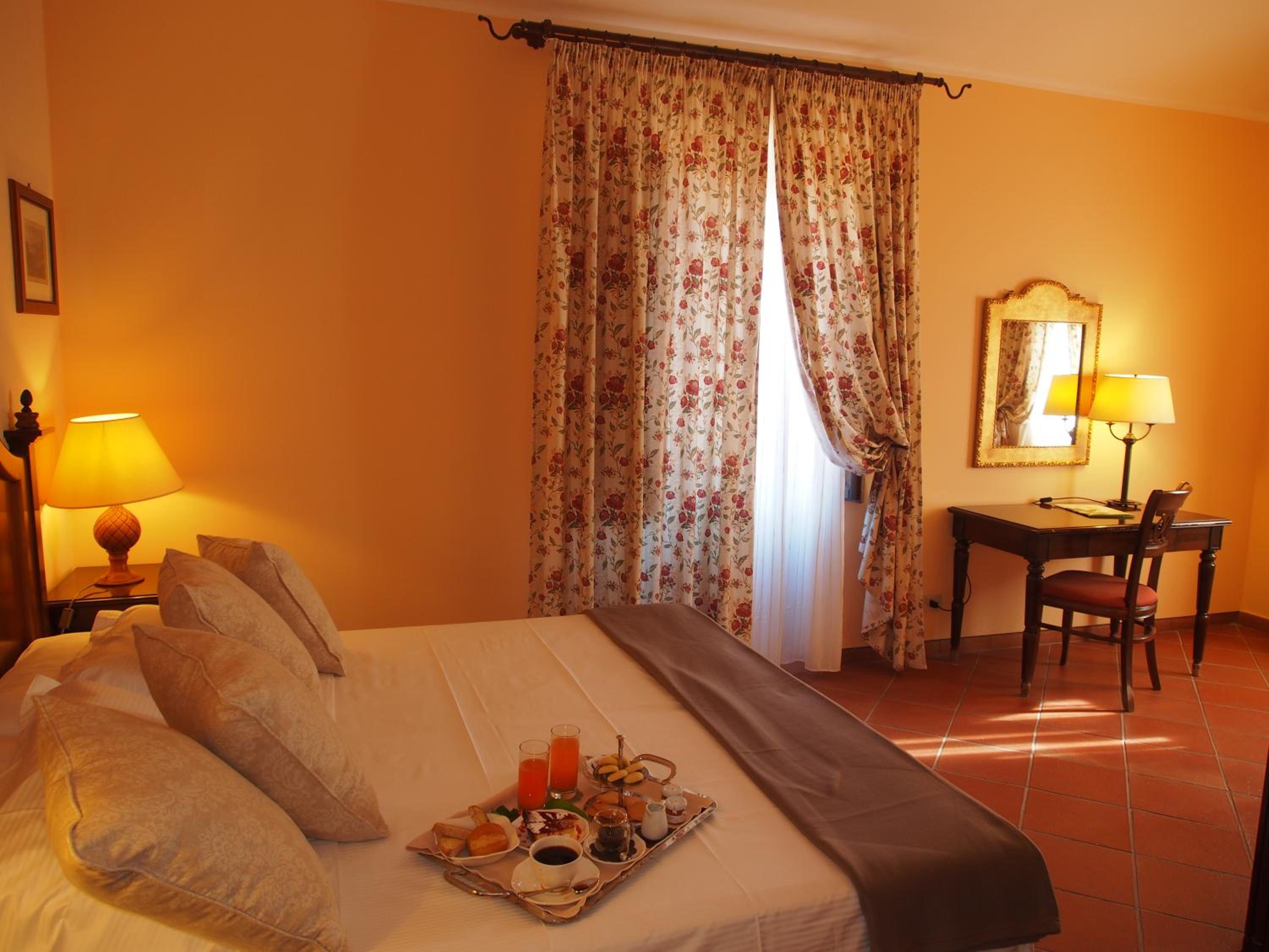 Suite - Photo 3