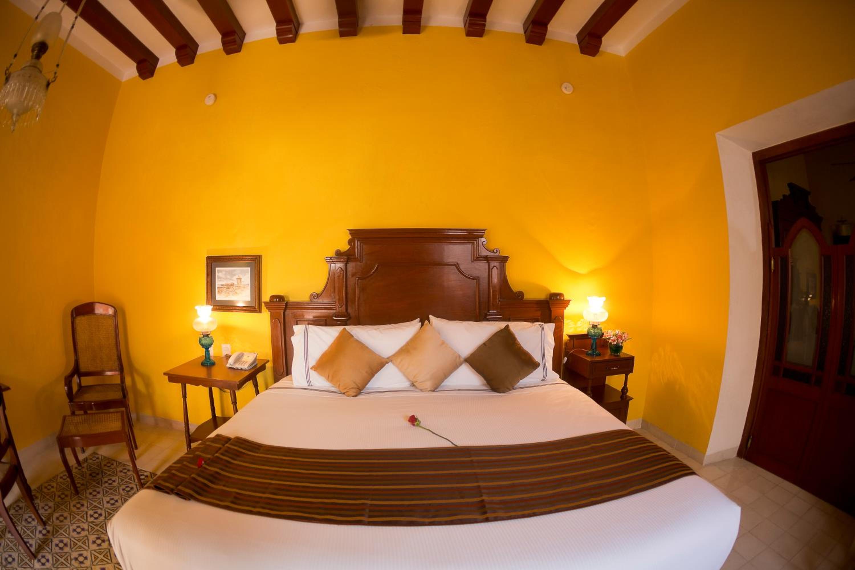 Standard Suite - Photo 1