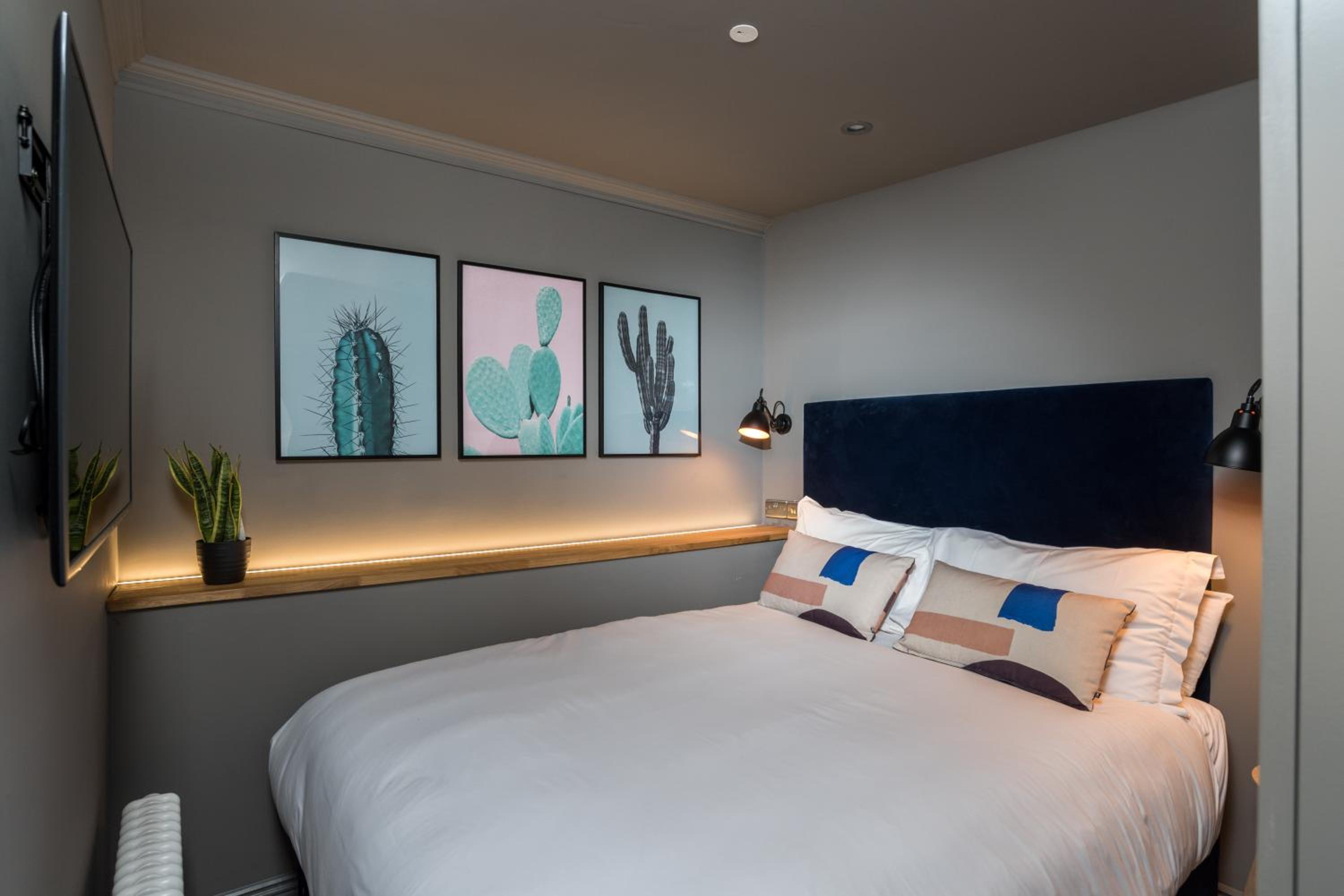 Deluxe Studio Apartment - Upper Floor - Photo 11