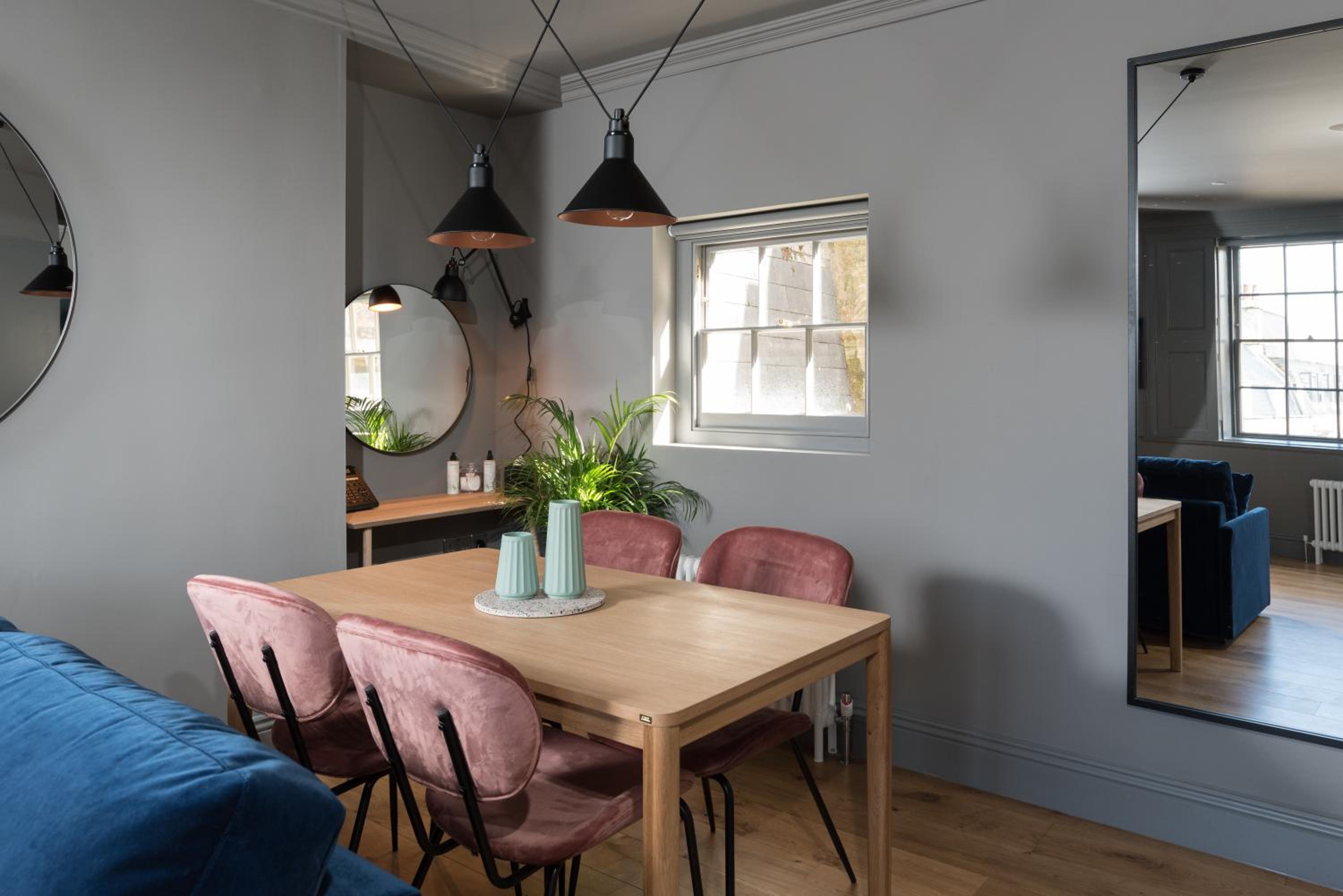 Deluxe Studio Apartment - Upper Floor - Photo 6