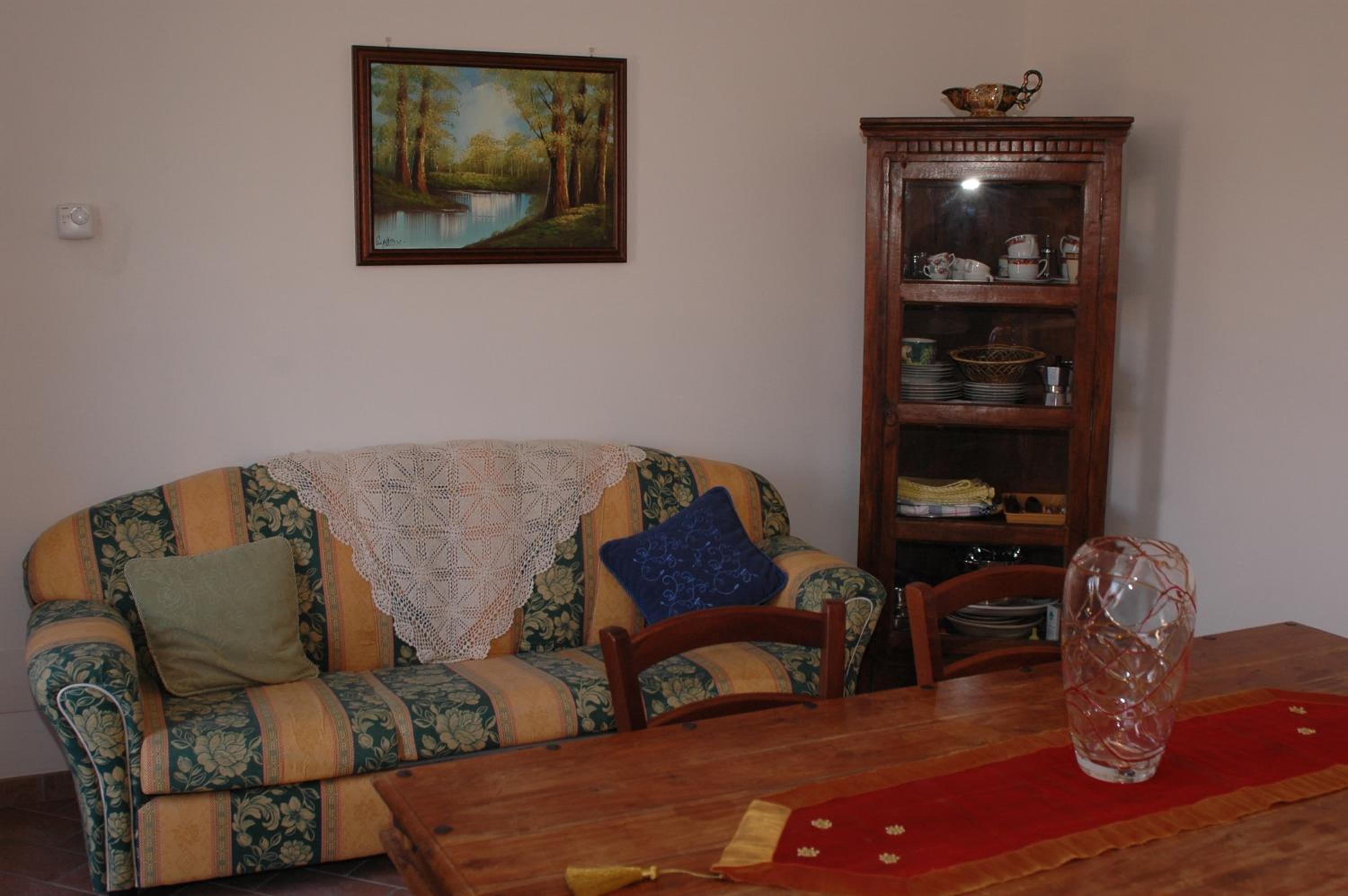 One-Bedroom Apartment photo 2