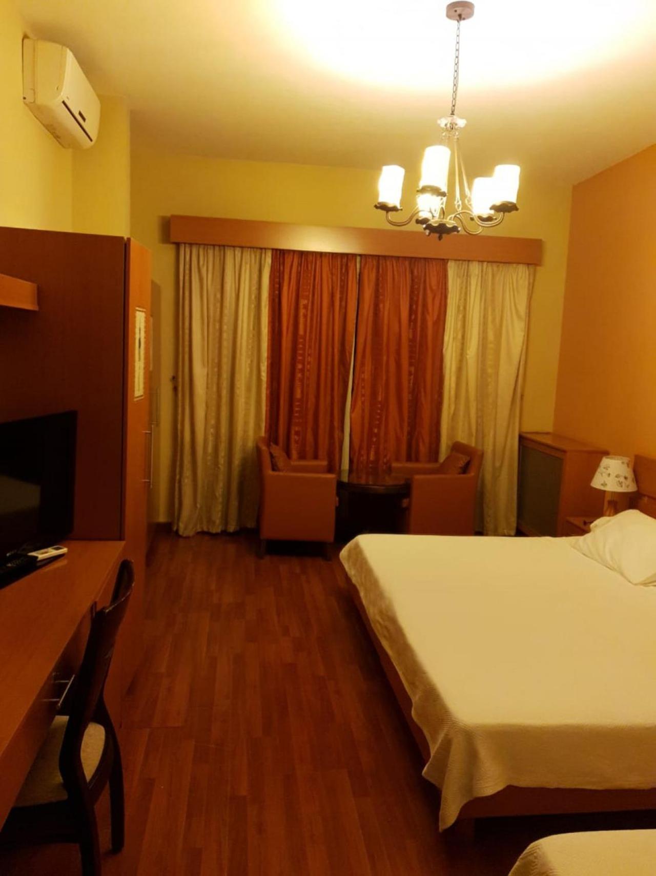 Basic Triple Room
