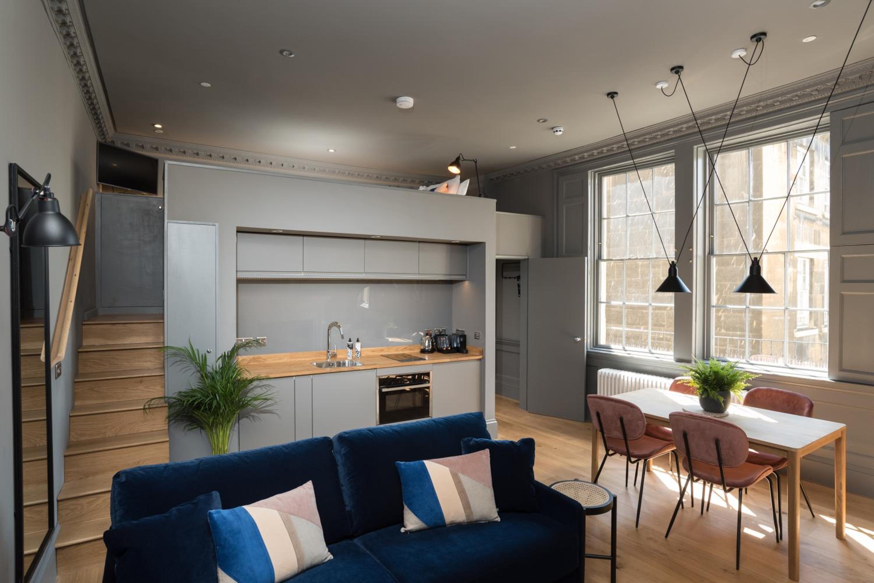 Deluxe Mezzanine Apartment - Photo 6