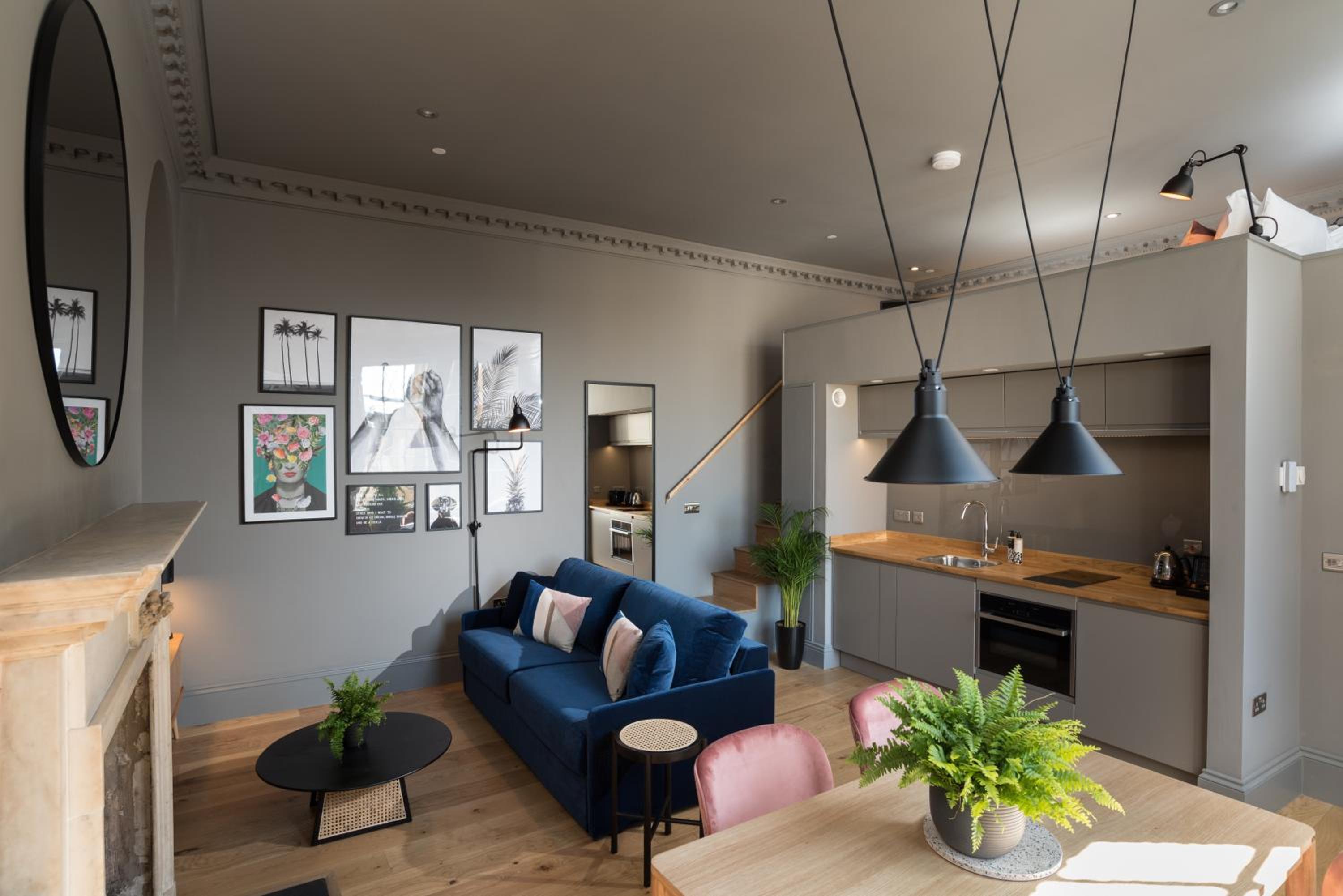 Deluxe Mezzanine Apartment - Photo 7