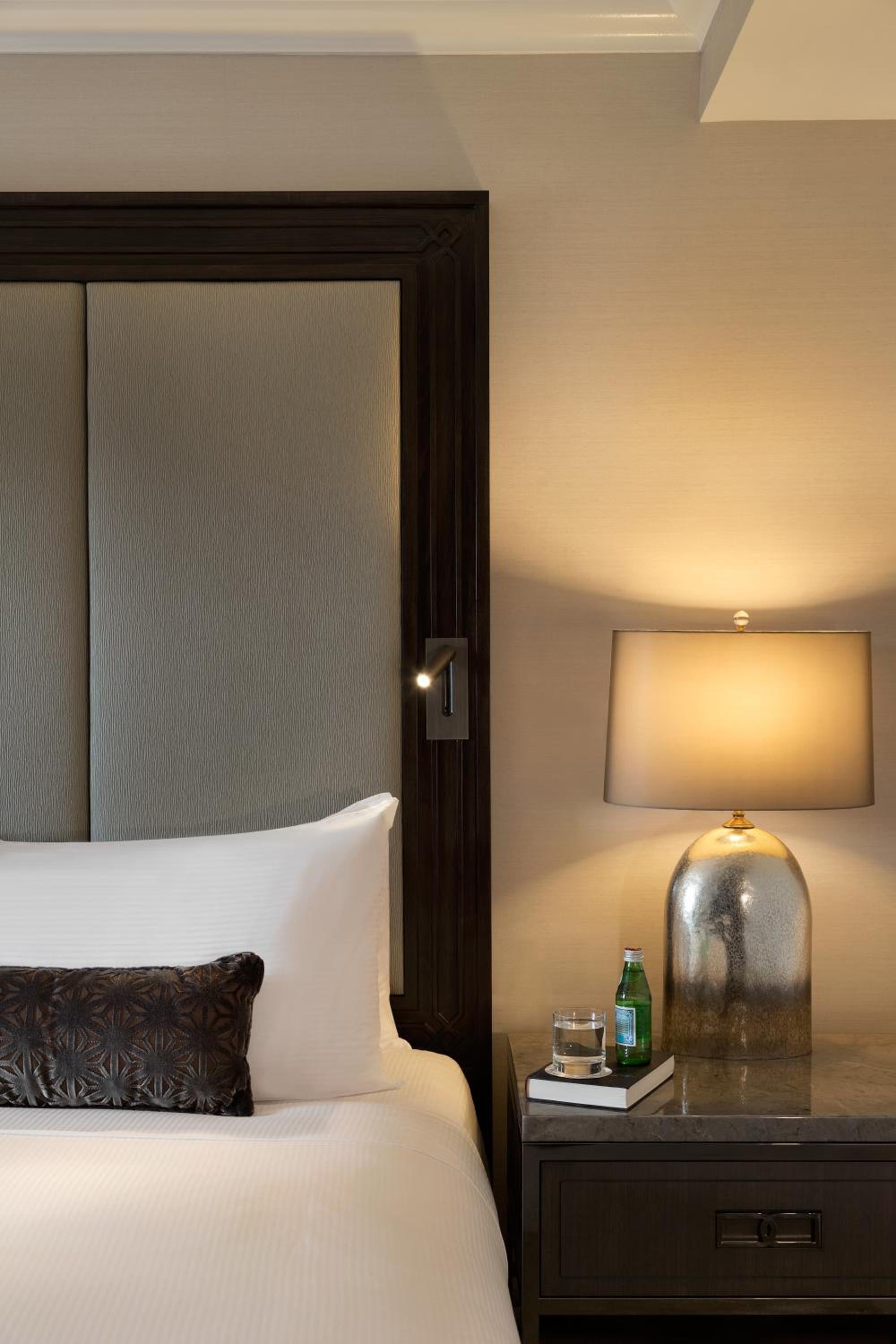 Fairmont Gold Room with Lake View - Photo 2