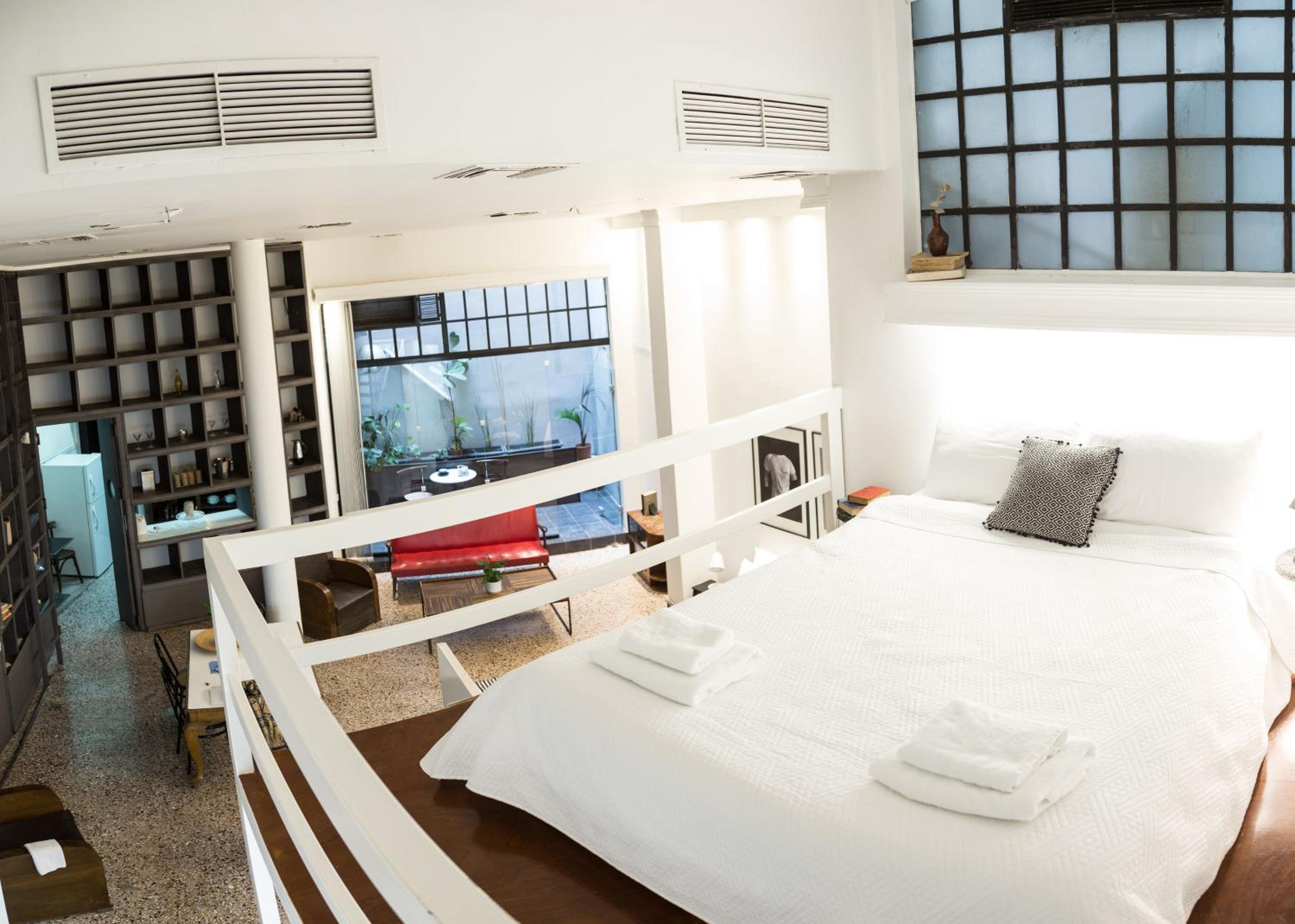 Studio Apartment photo 3