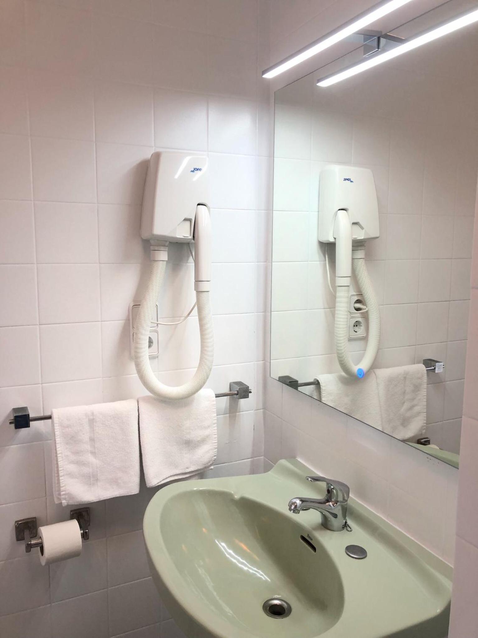 Double Room - Photo 9