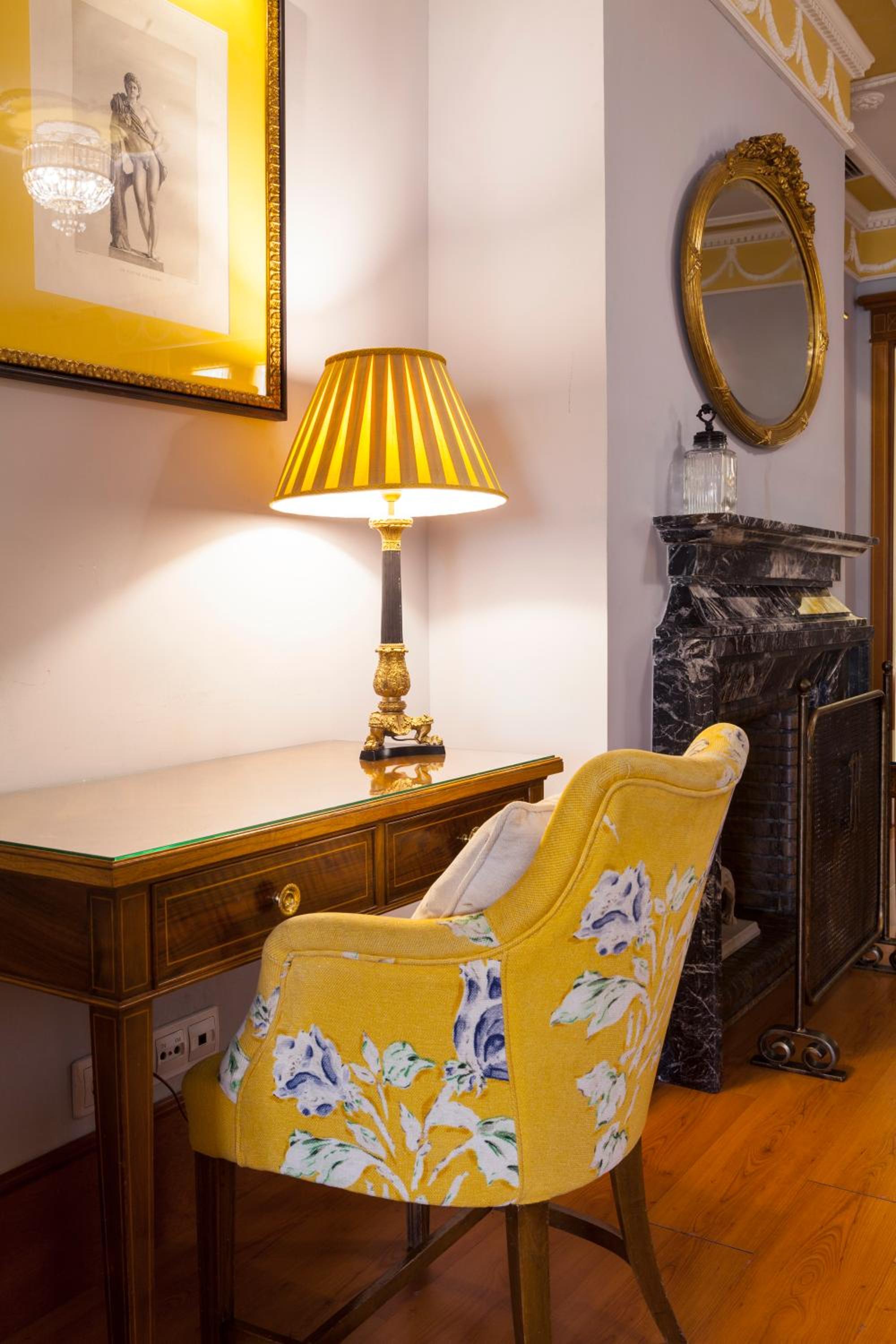 Premium Double Room thumbnail 6