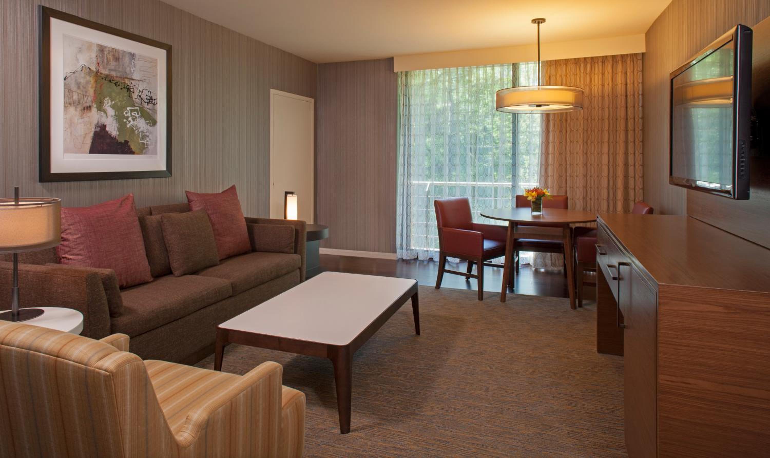 One-Bedroom King Suite - Photo 5