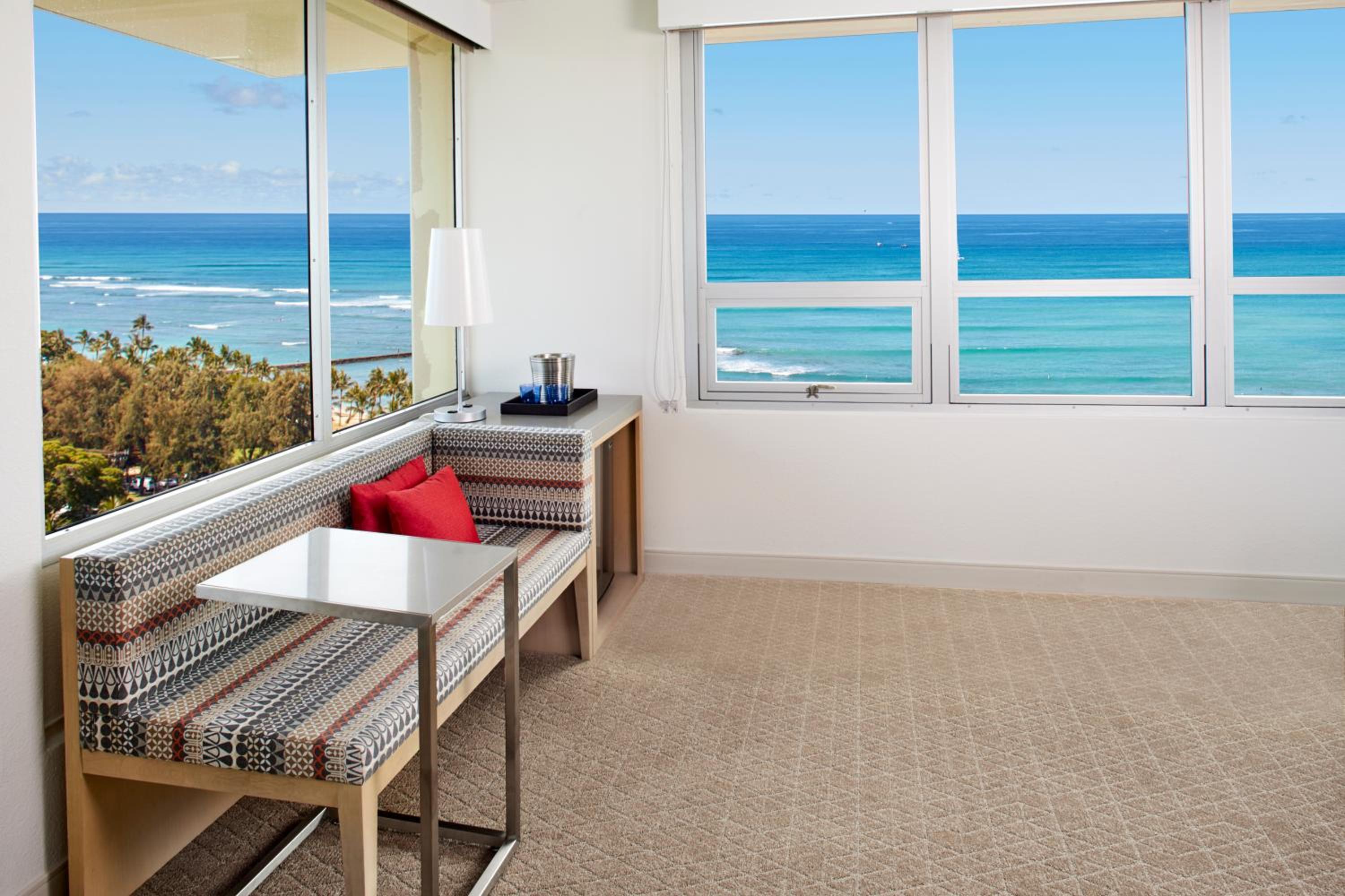 Premier Ocean View Balcony, King