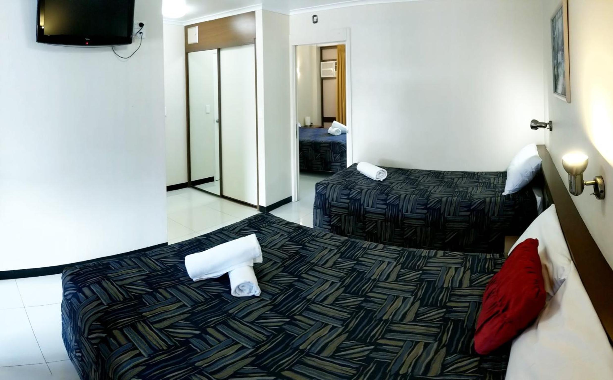 Executive Two-Bedroom Suite - Photo 2