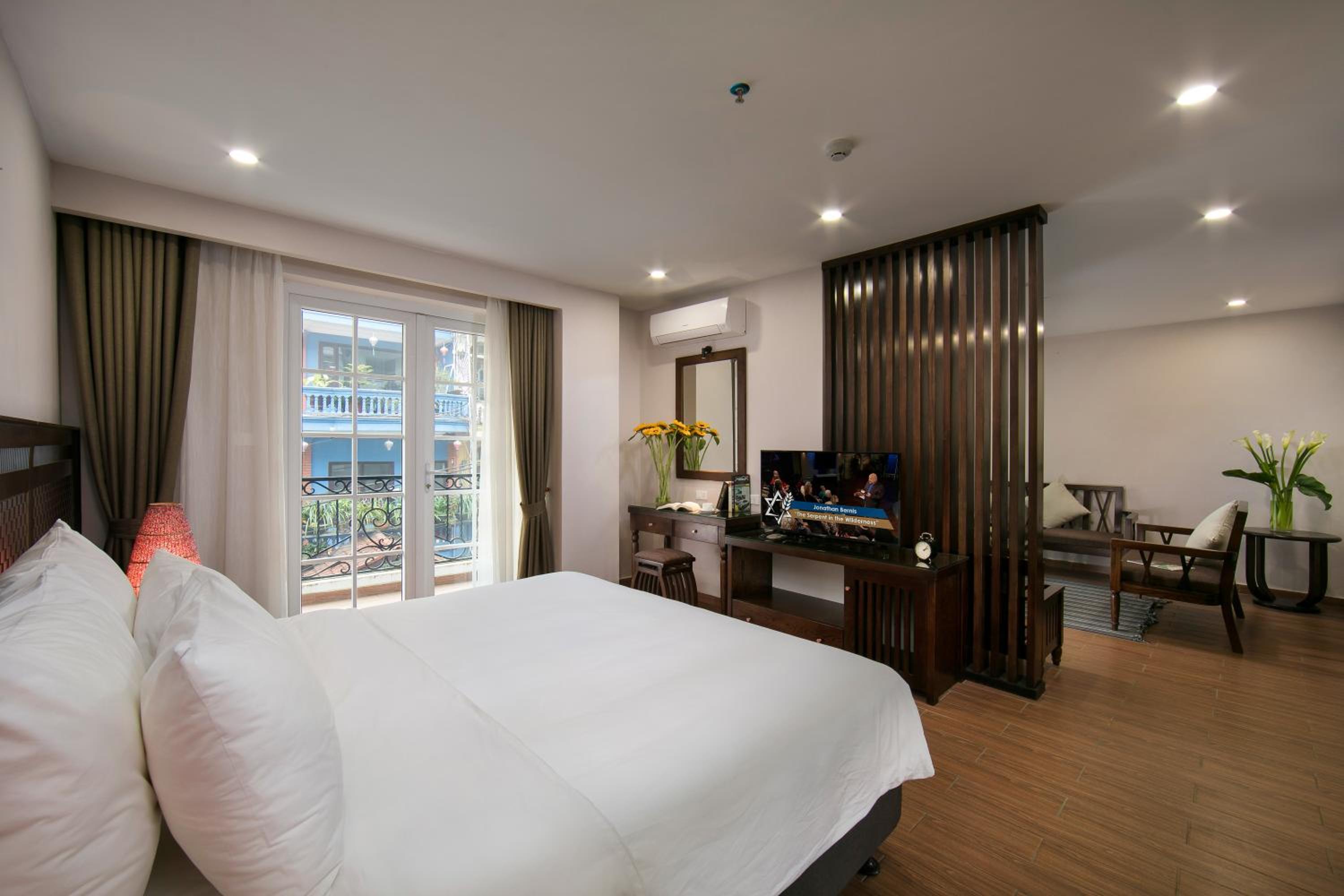 Suite with City View - Photo 1