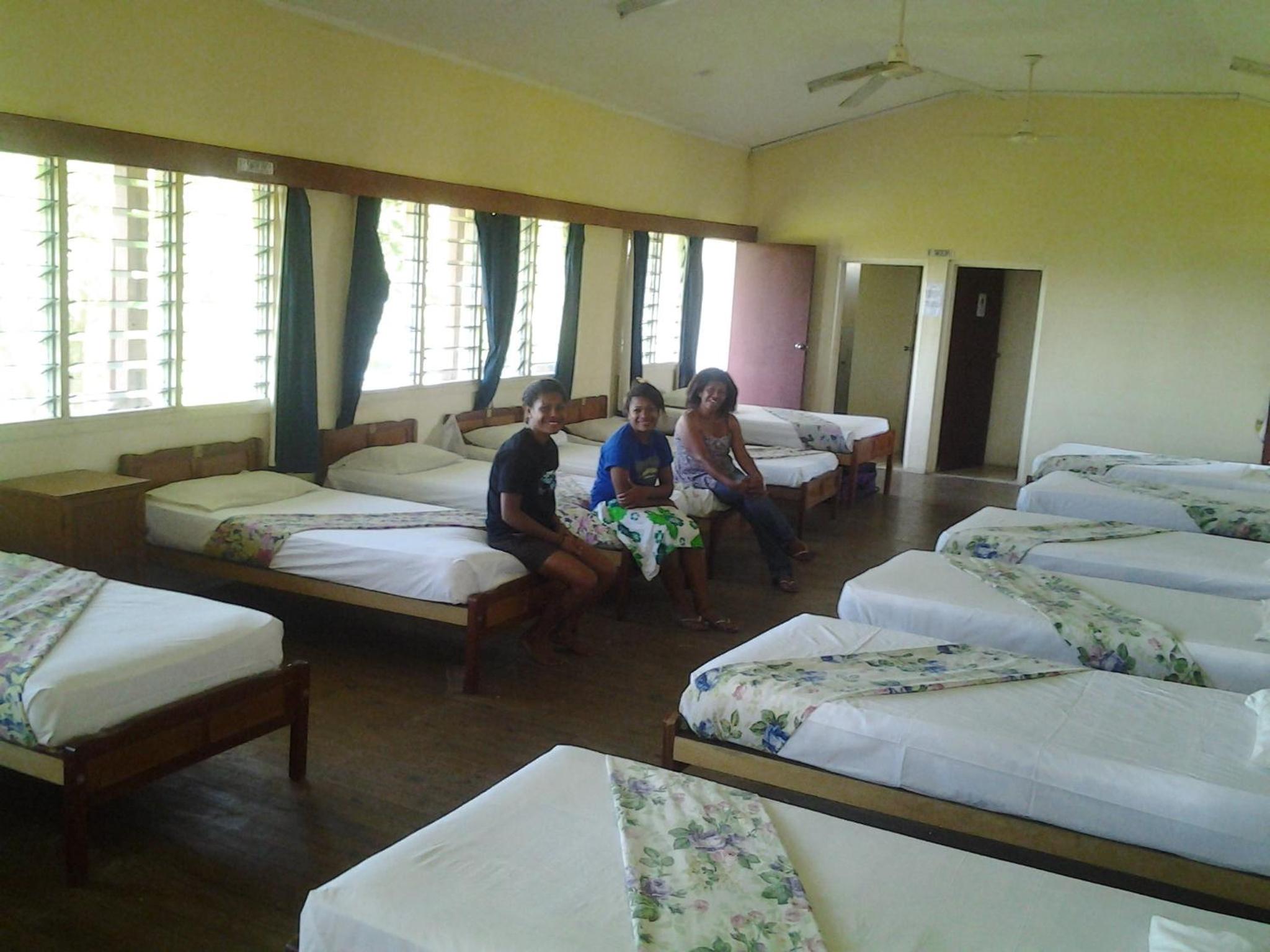 Bed in 16-Bed Mixed Dormitory Room with Shared Bathroom photo 3