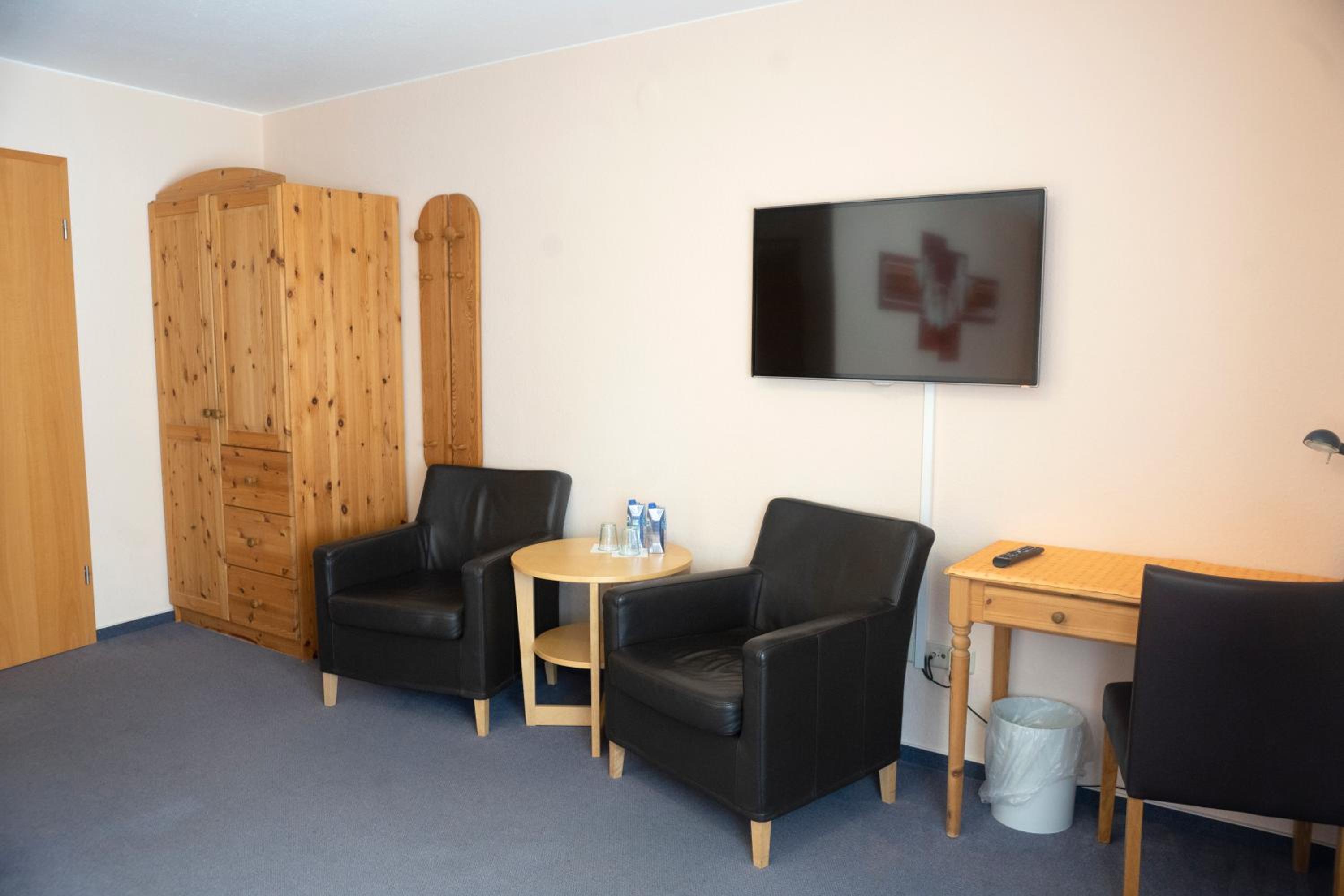 Double Room - Photo 2