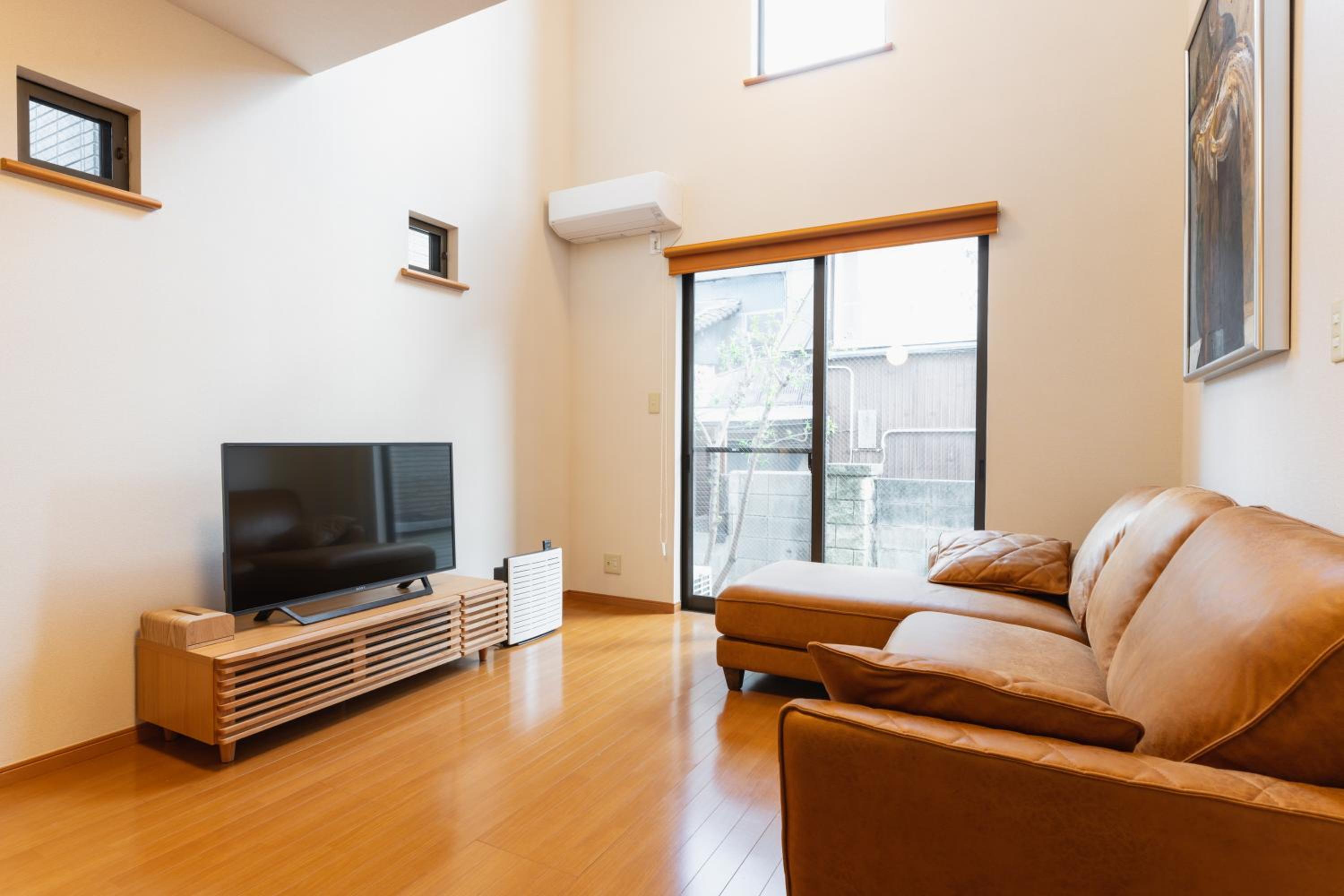 Superior Family Room - Photo 1