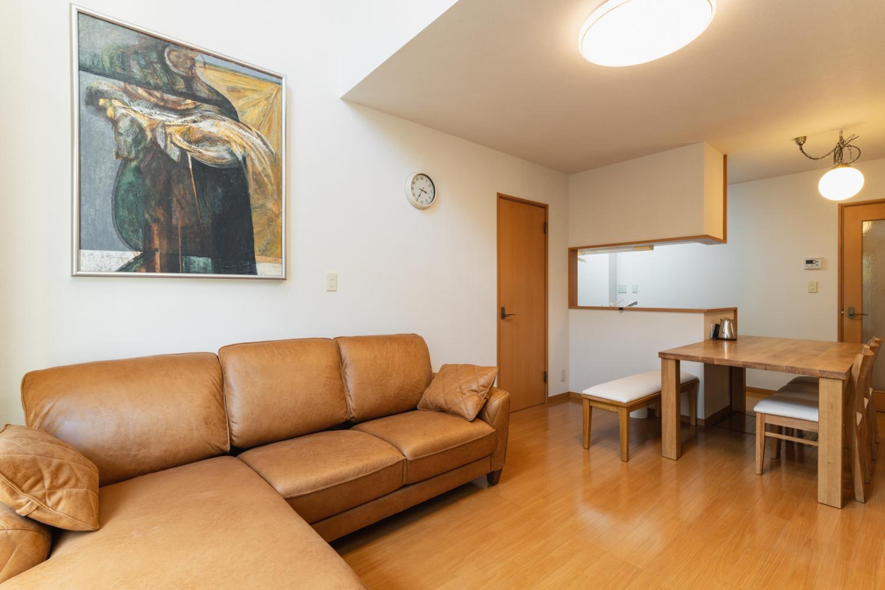 Superior Family Room - Photo 13