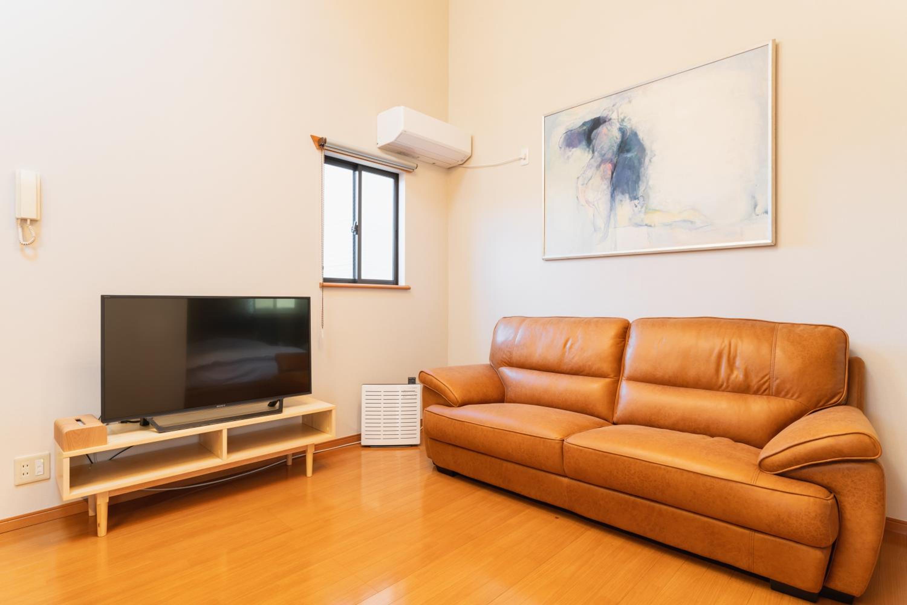 Deluxe Family Suite - Photo 13