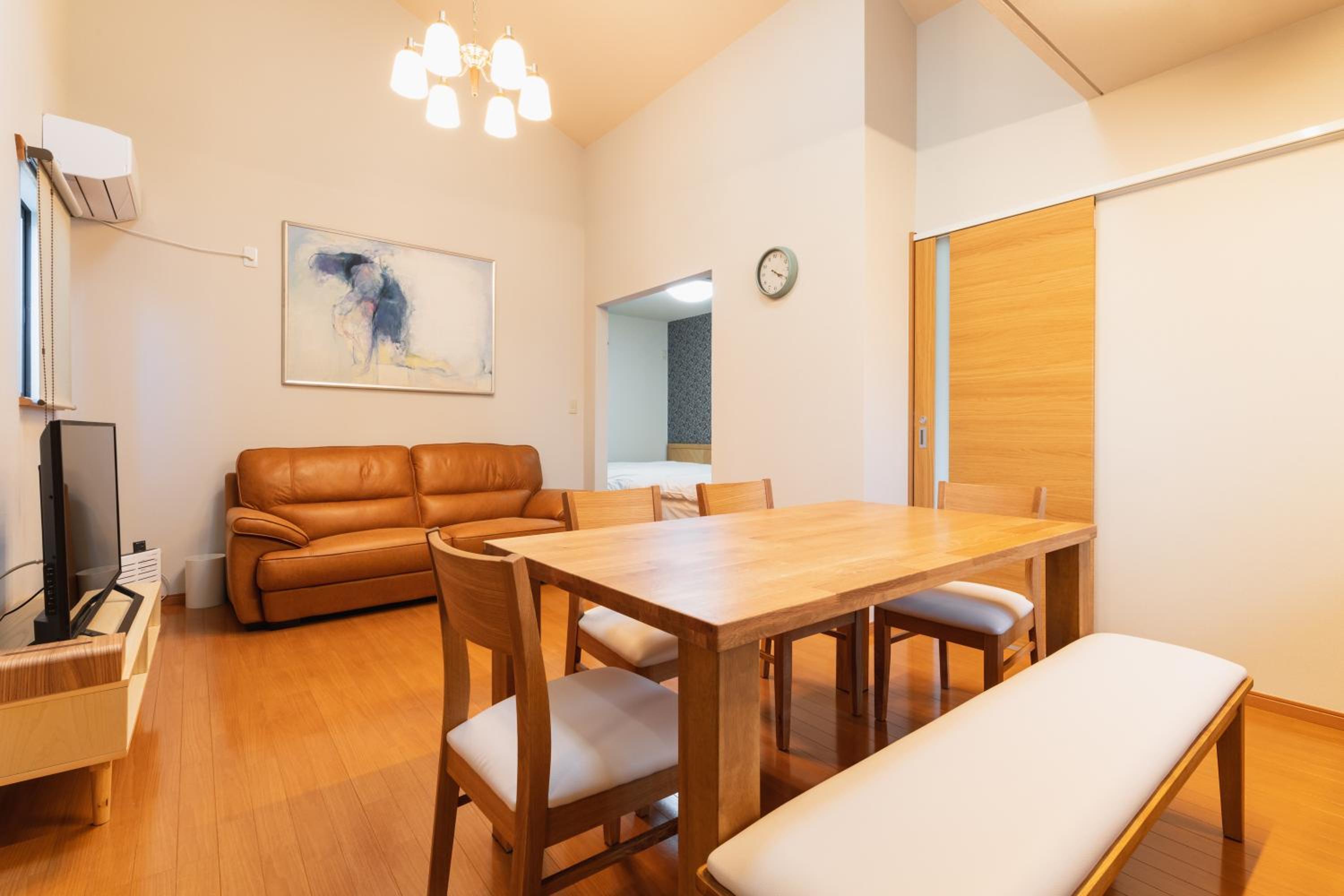 Deluxe Family Suite - Photo 2