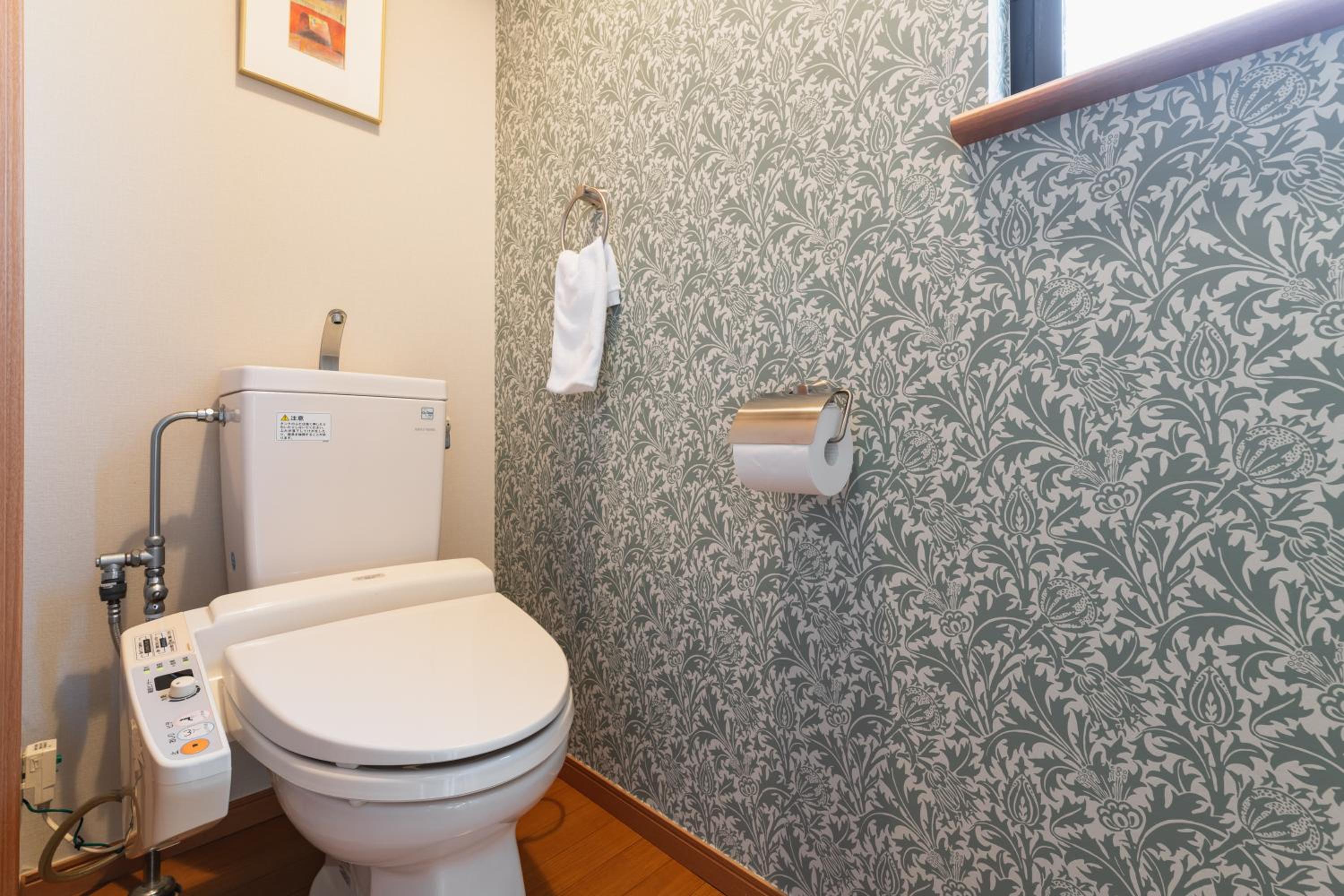 Deluxe Family Suite - Photo 8