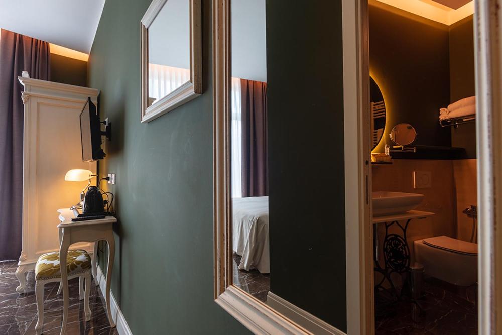 Single Room with Balcony photo 2