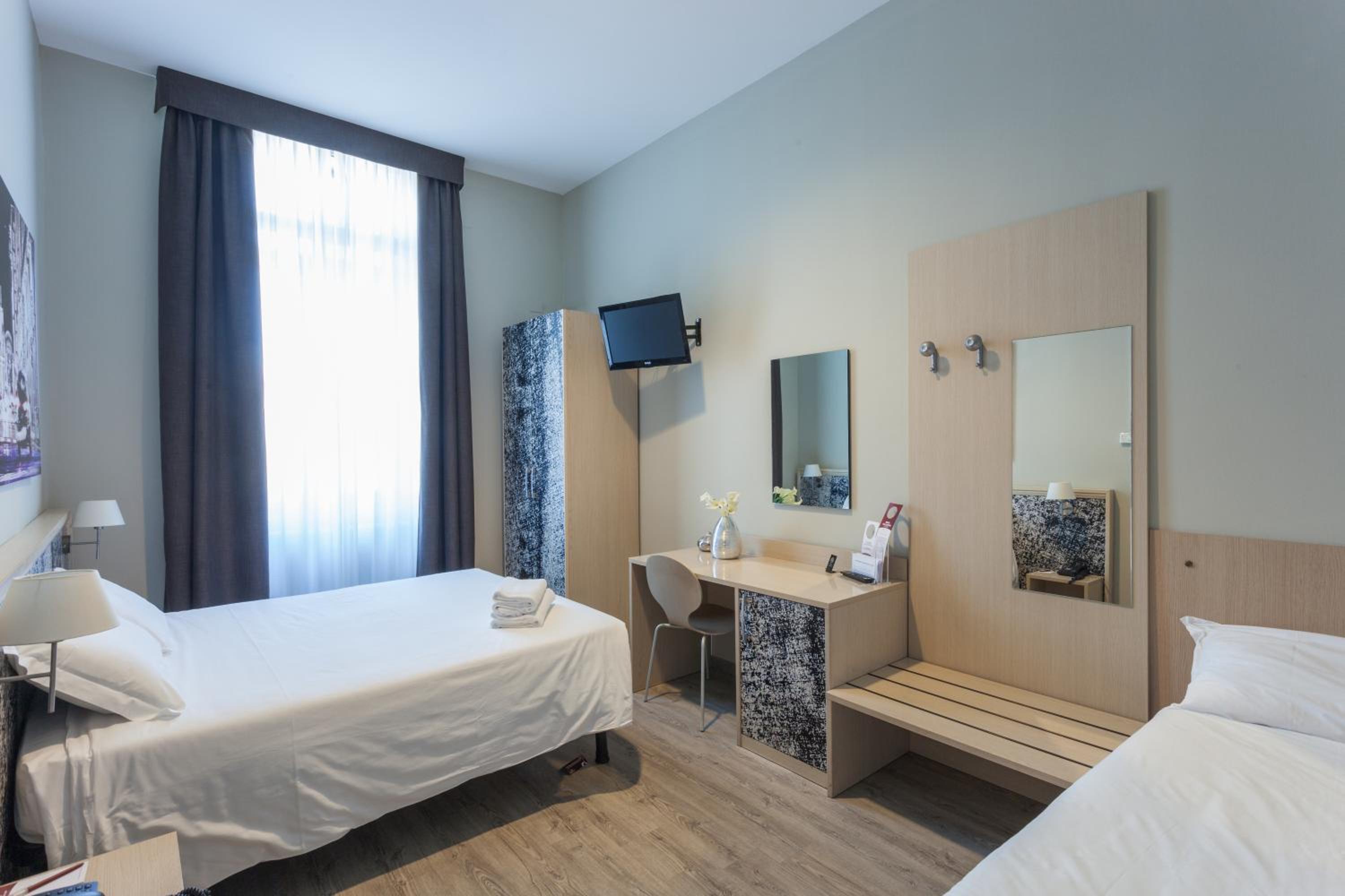Triple Room - Photo 6