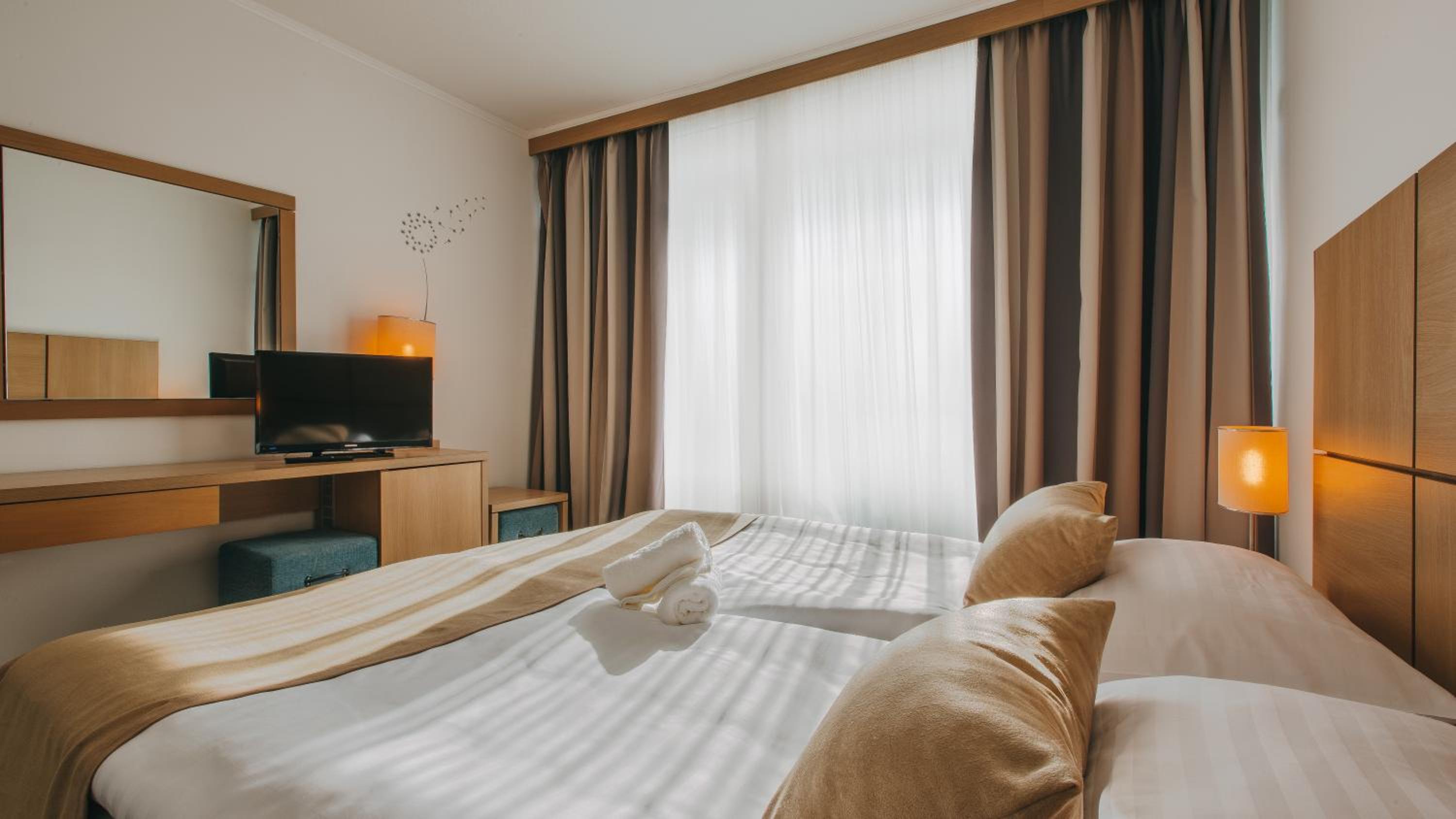 Comfort Double Room with Seaside Balcony - Photo 6