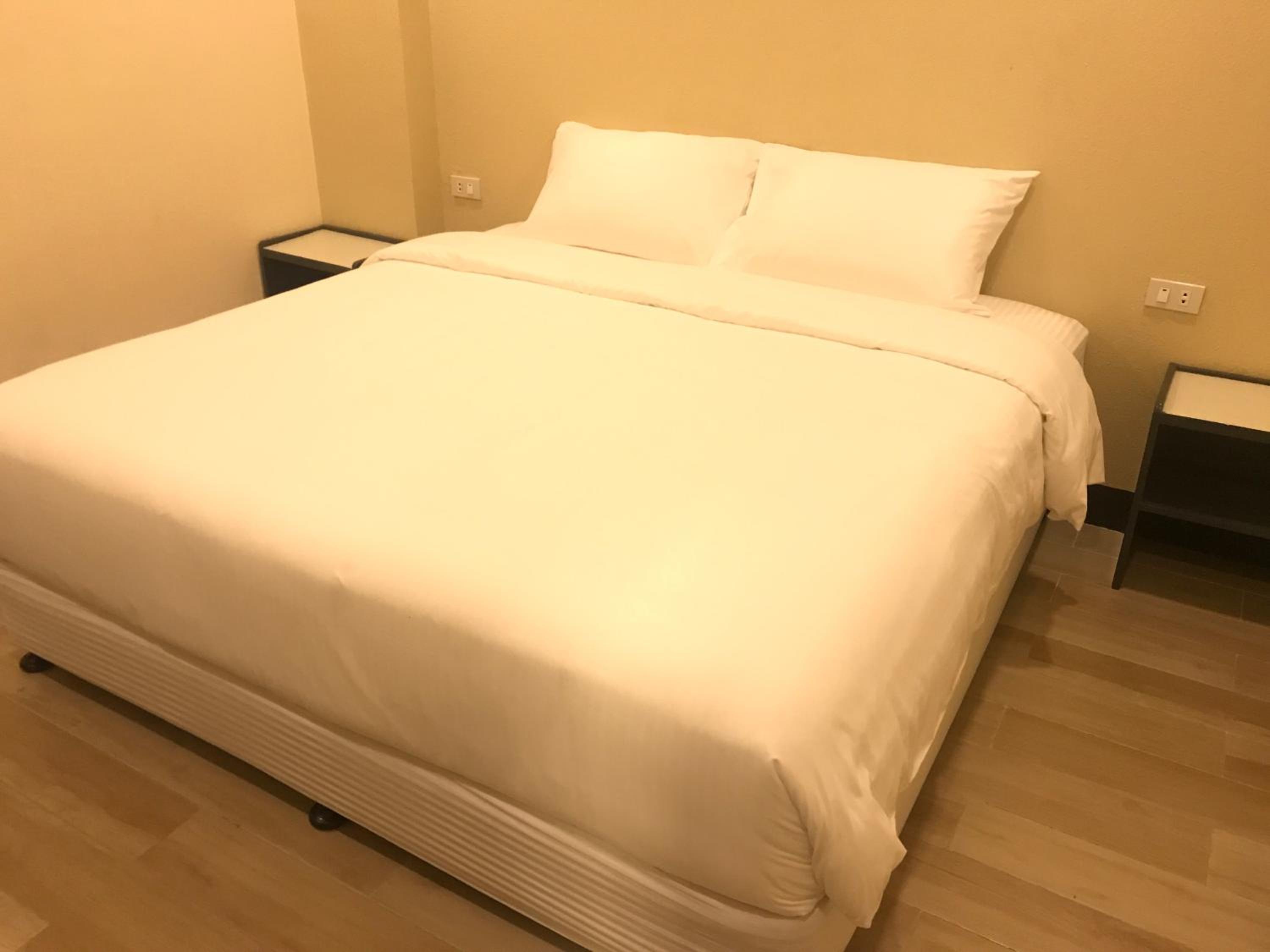 Standard King Room photo 1