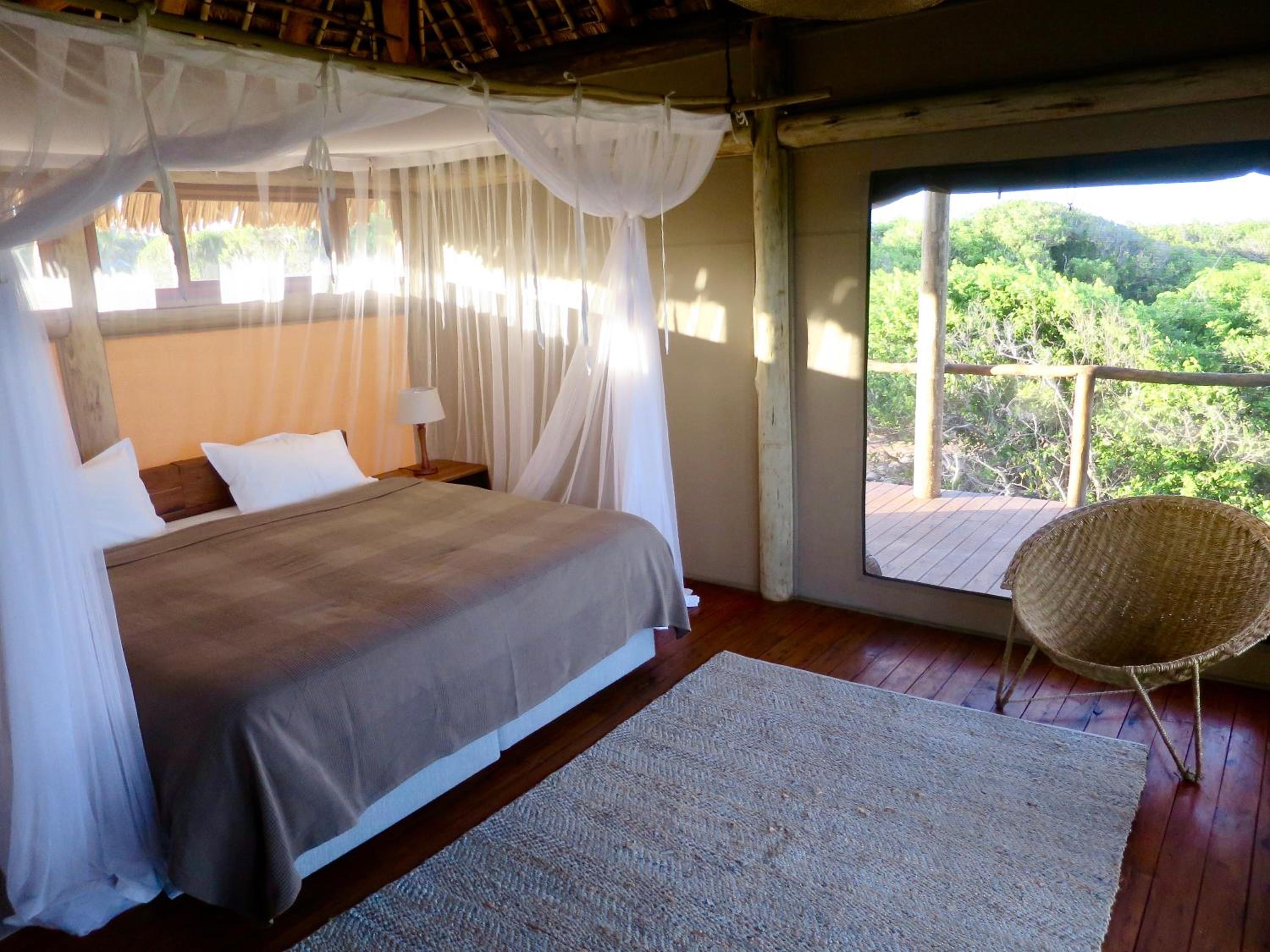 Deluxe King or Twin Room with Balcony and Sea View photo 3