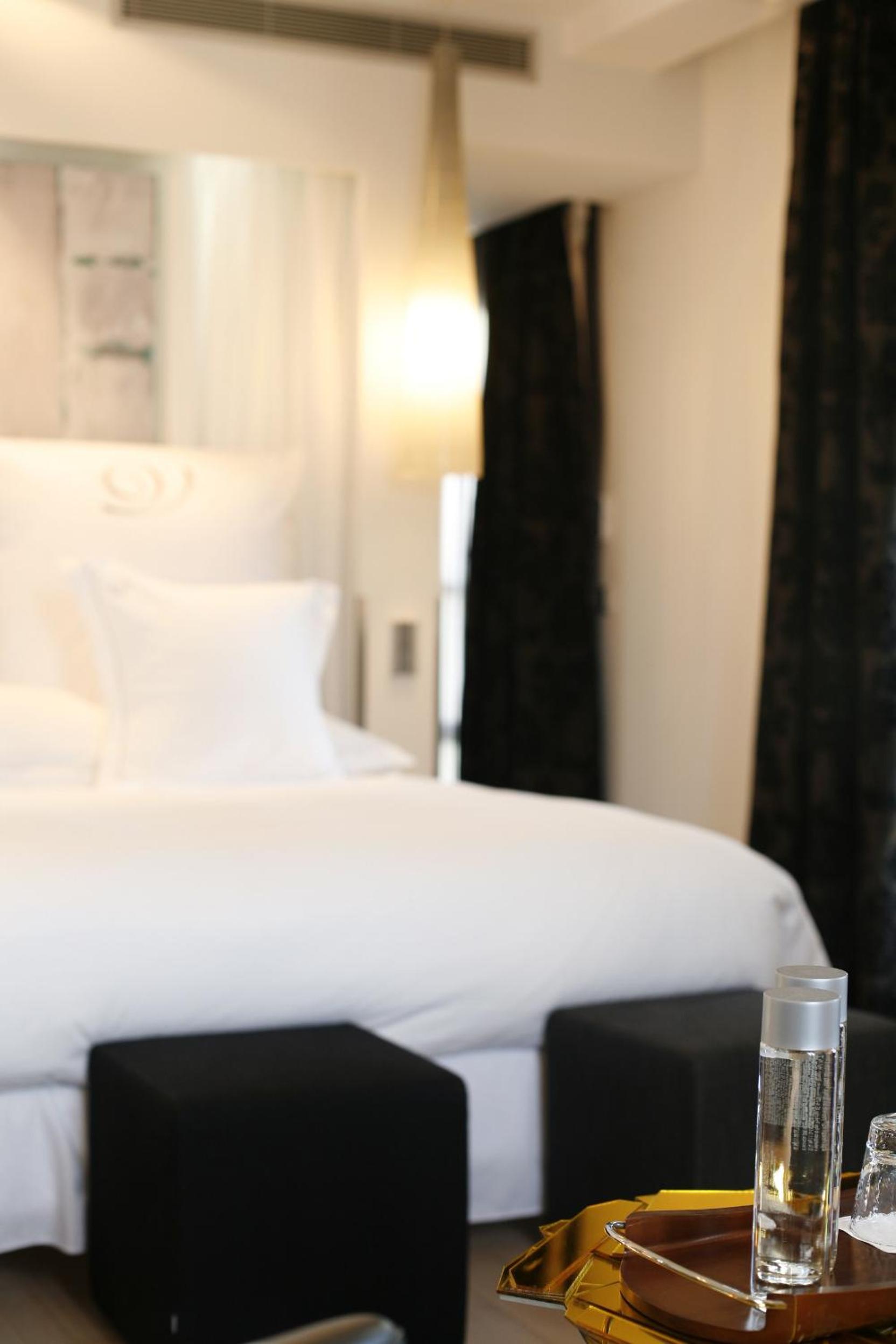 Deluxe Room - Main Building - Photo 3