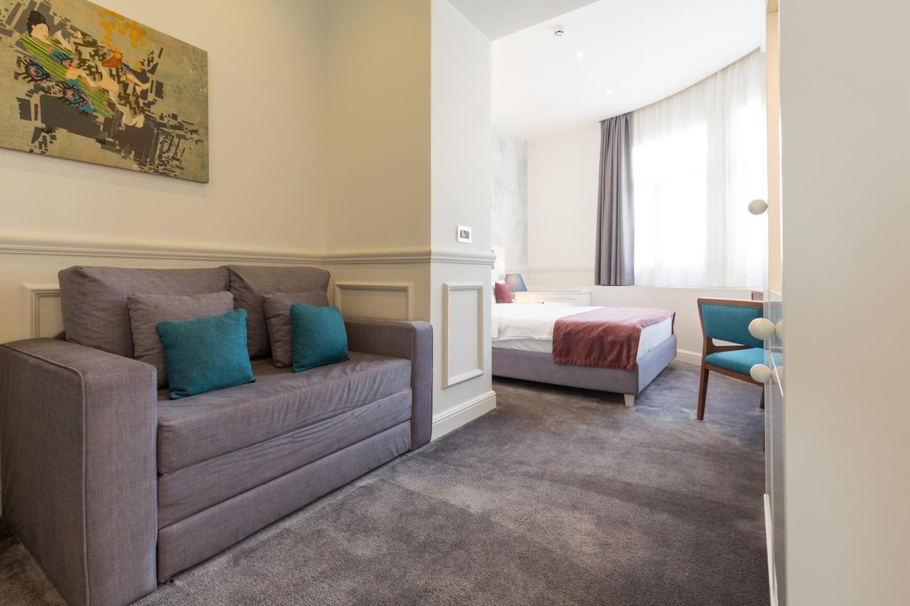 Superior Double Room with Free Parking - Photo 2