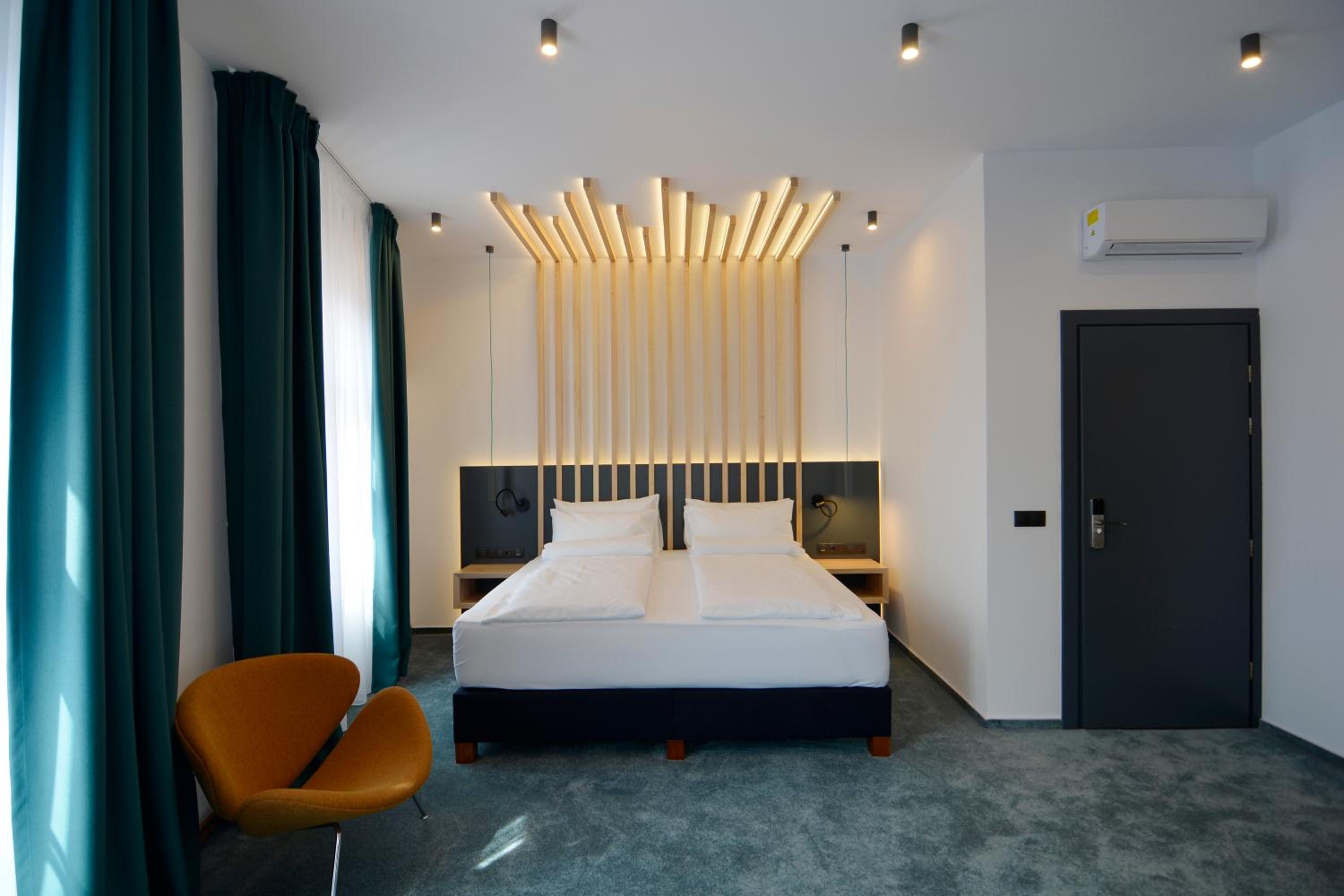 Superior Double Room - Photo 11
