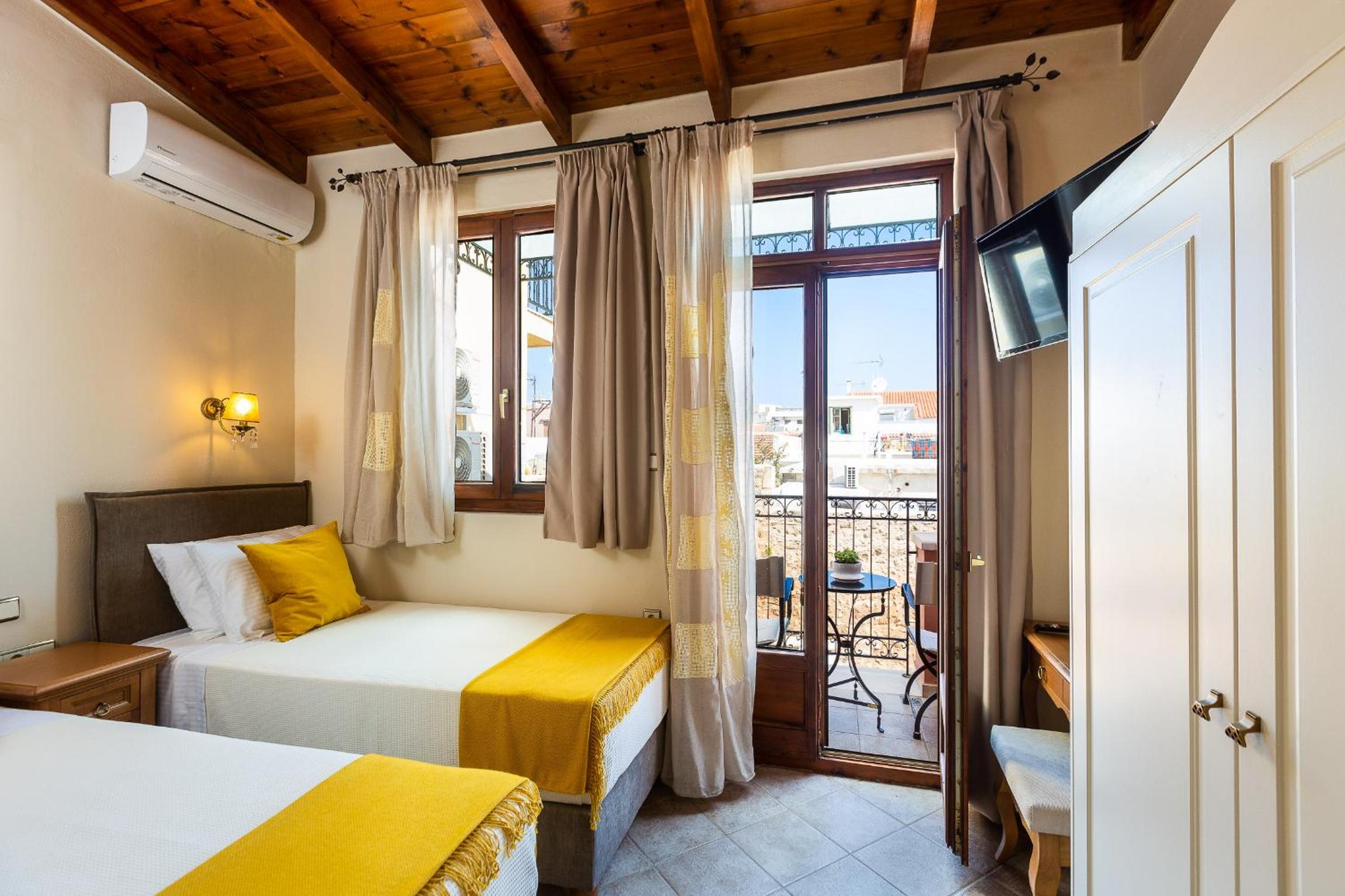 Suite with Balcony and Pool View - Photo 1