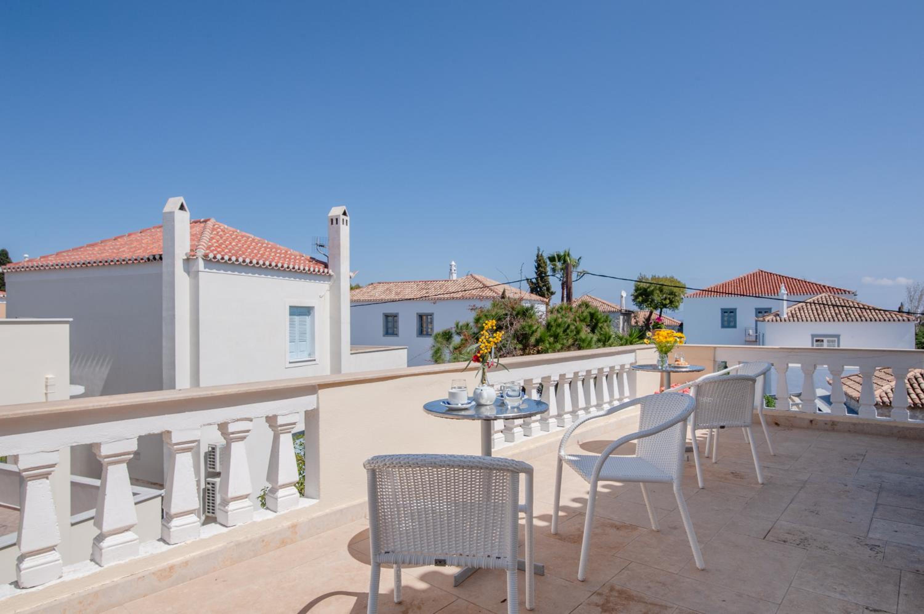 Two-Bedroom Apartment with Terrace - Photo 9