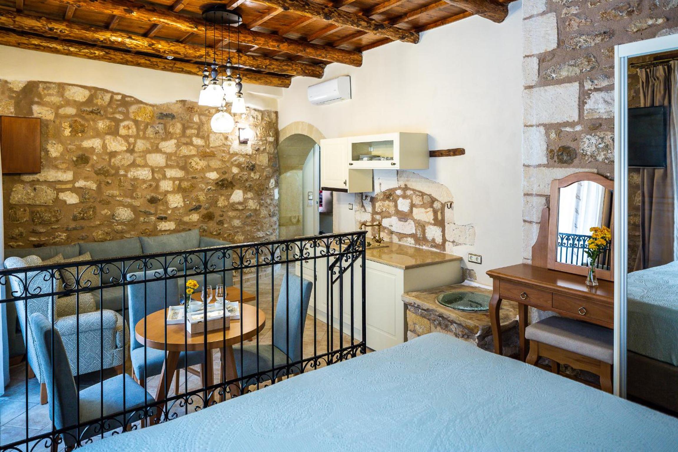 Apartment - Split Level - Photo 6