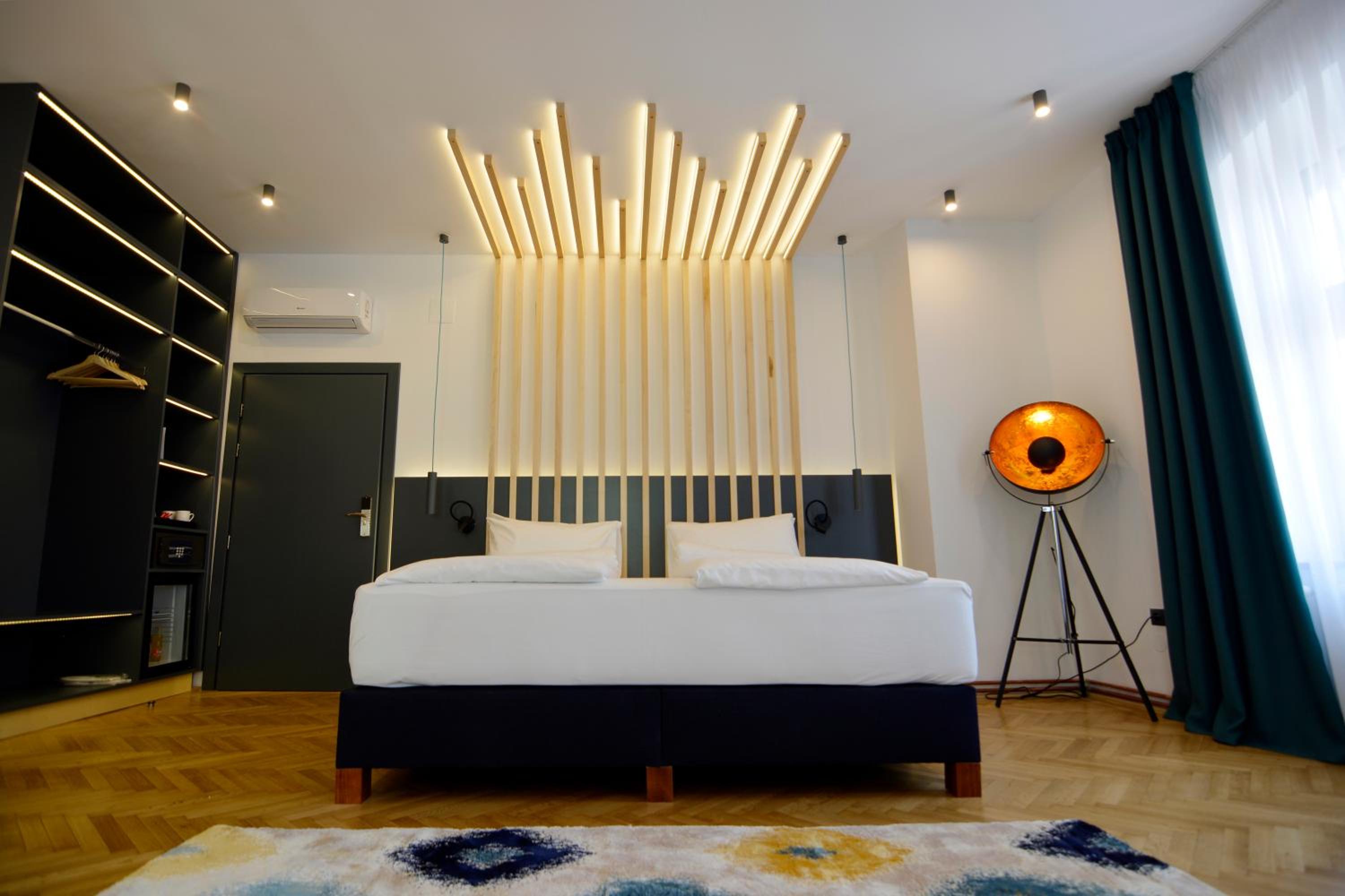 Deluxe Room - Photo 4