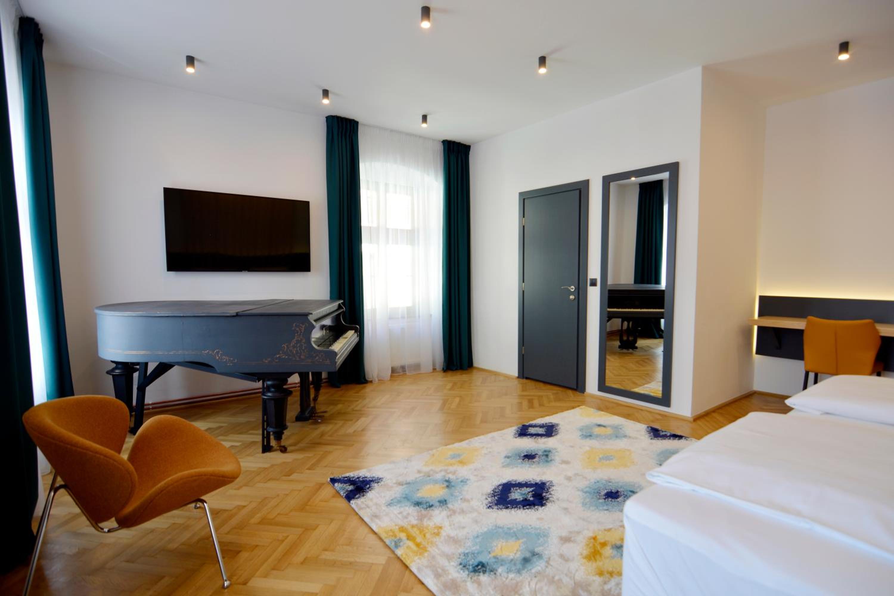 Deluxe Room - Photo 2