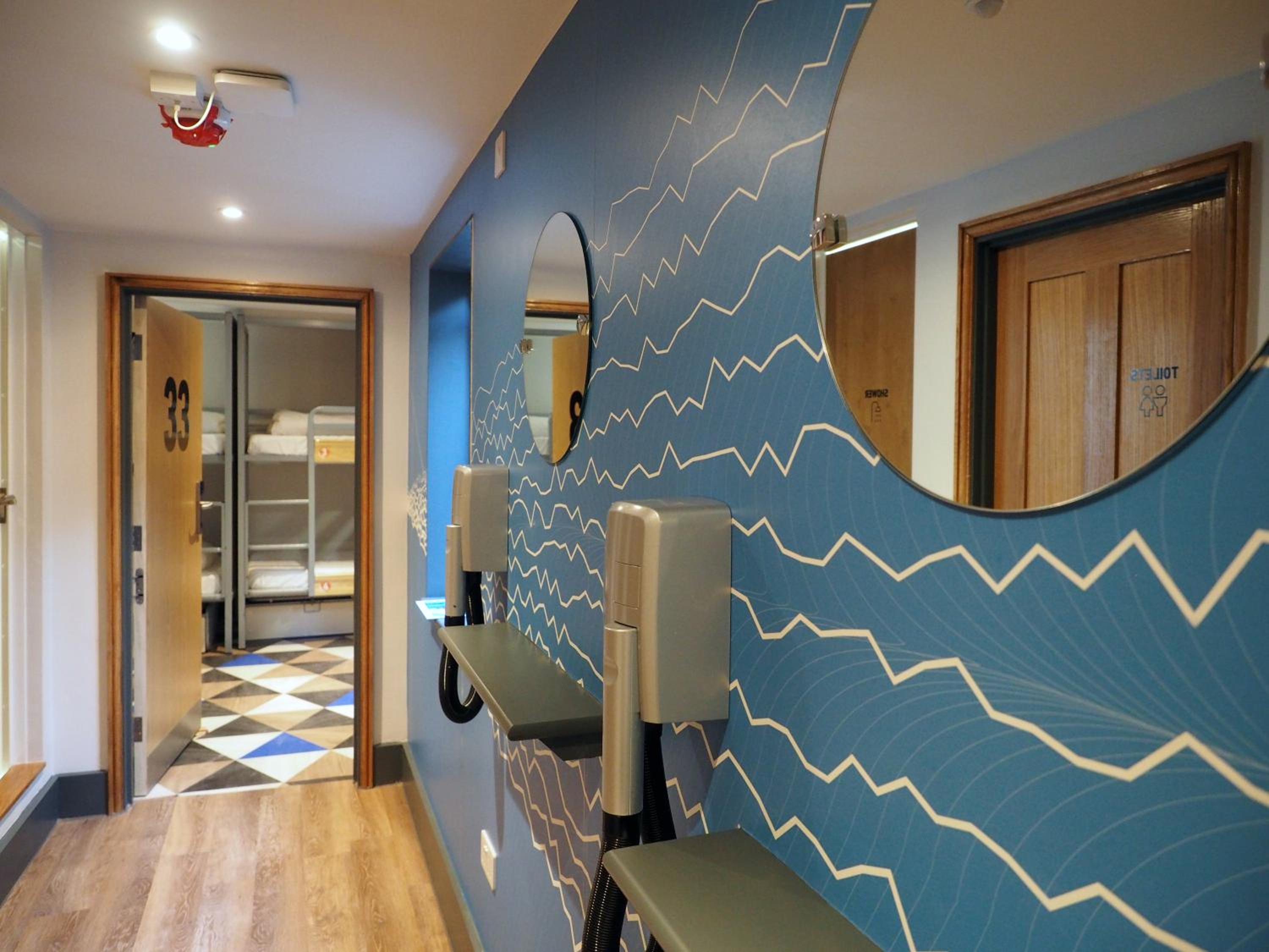 Bed in 8-Bed Female Dormitory Room photo 3