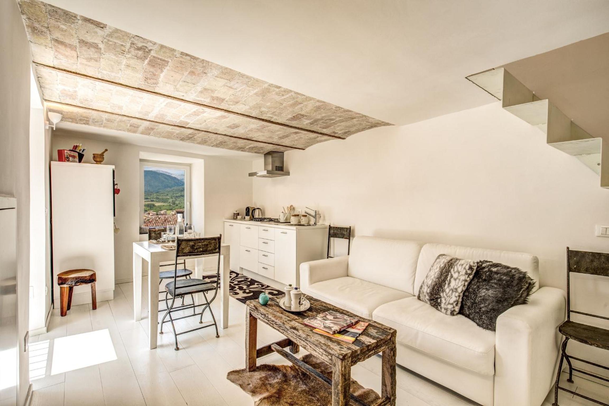 Apartment - Split Level photo 1